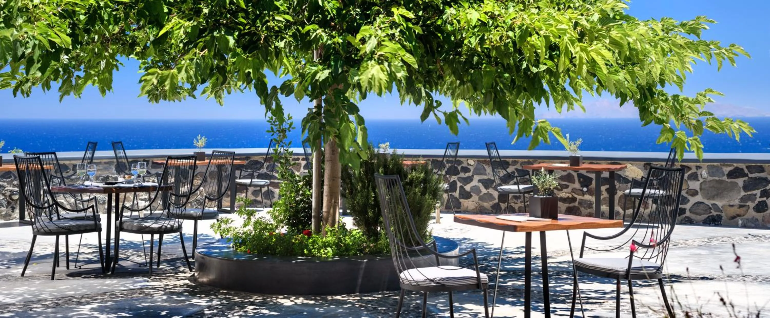 Restaurant/places to eat in Amber Light Villas