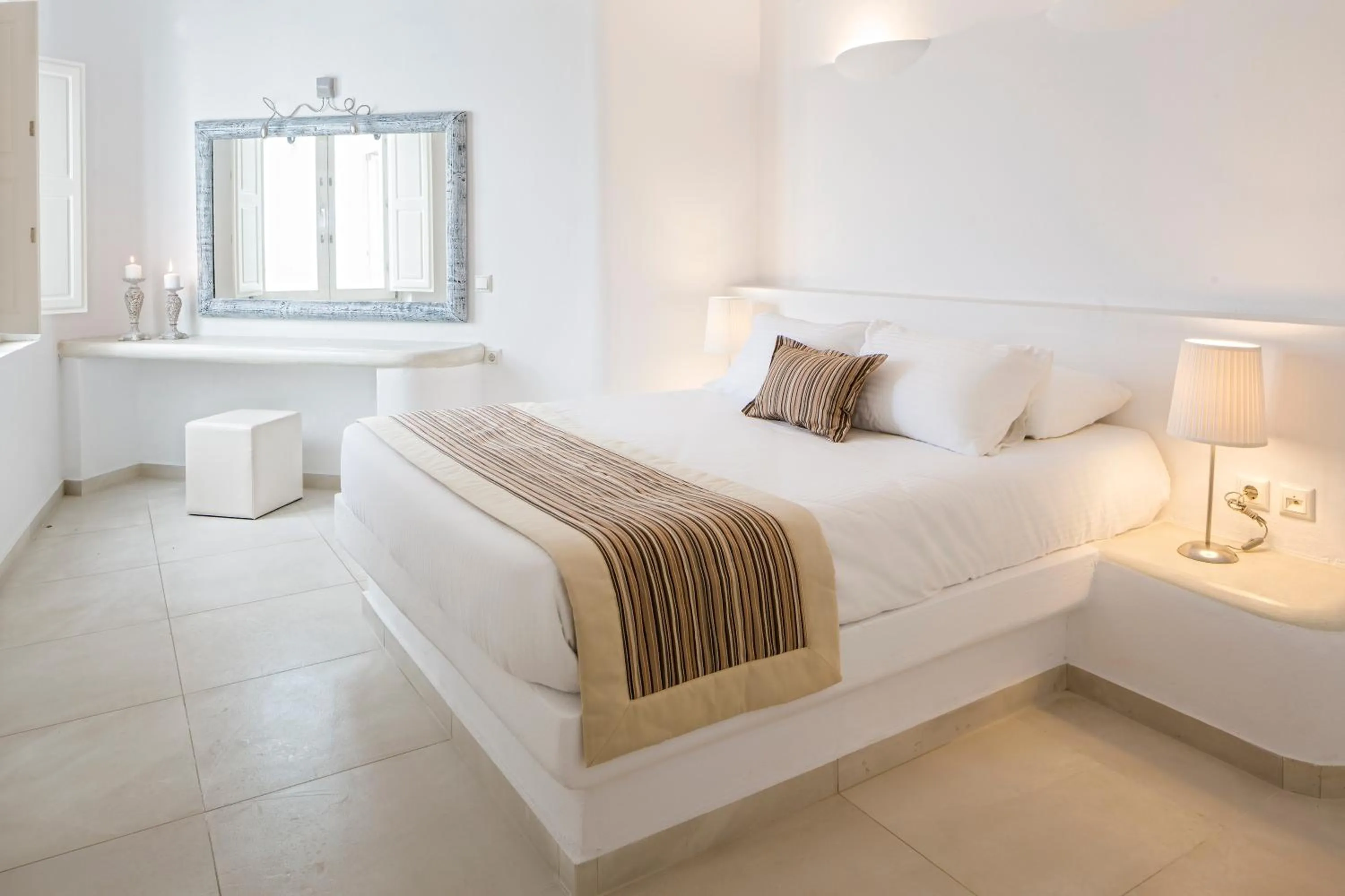 Bed in Amber Light Villas