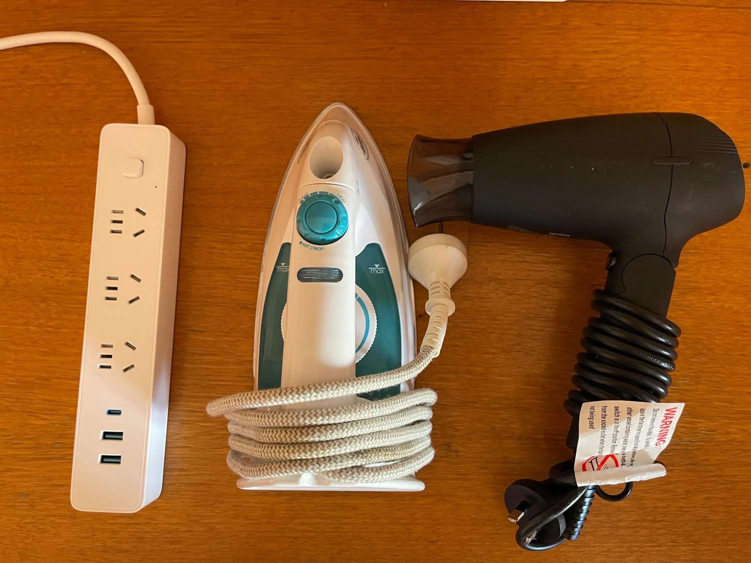 hair dryier in Philadelphia Motor Inn