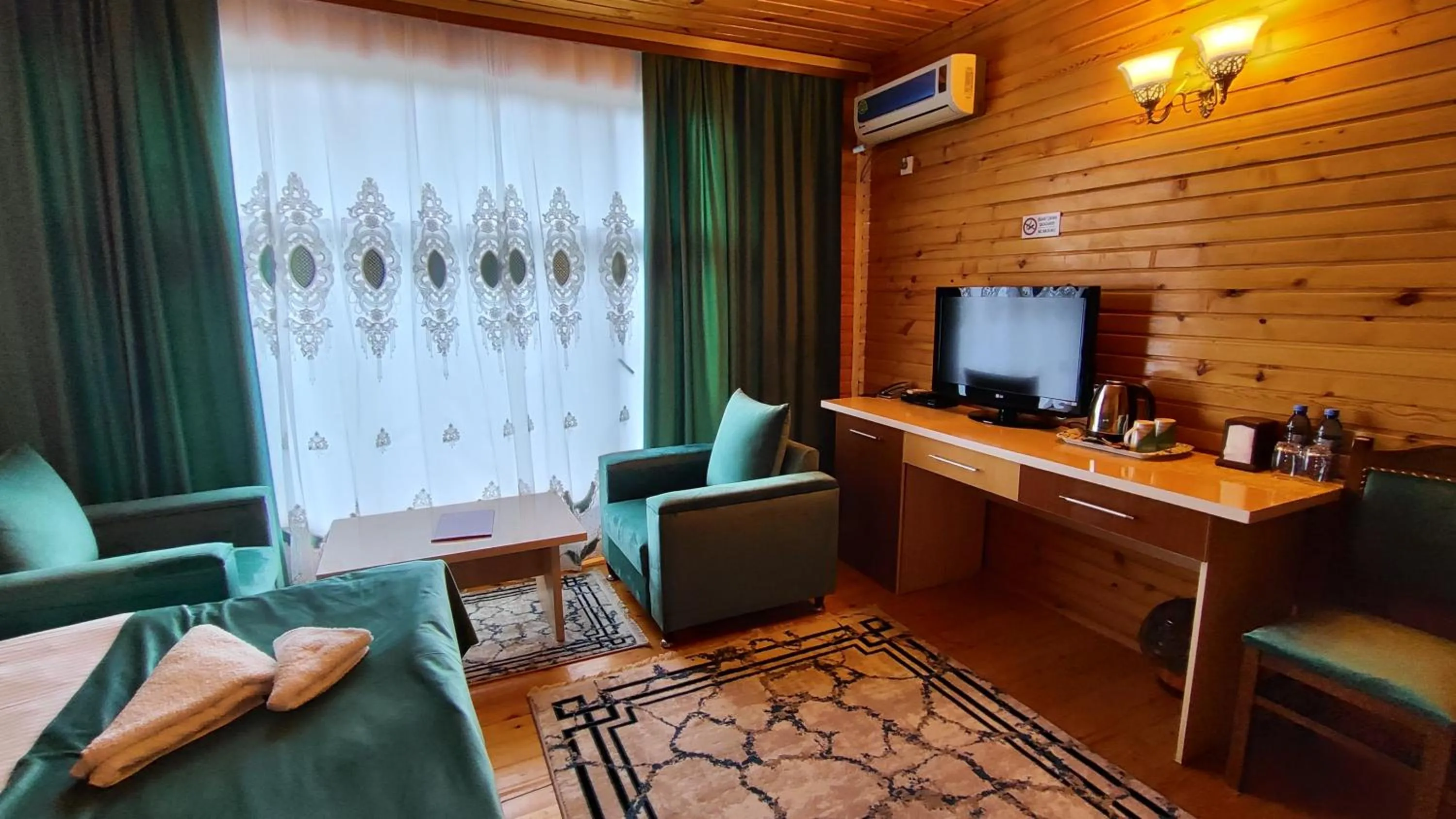 Coffee/tea facilities in Kungut Hotel & Restaurant