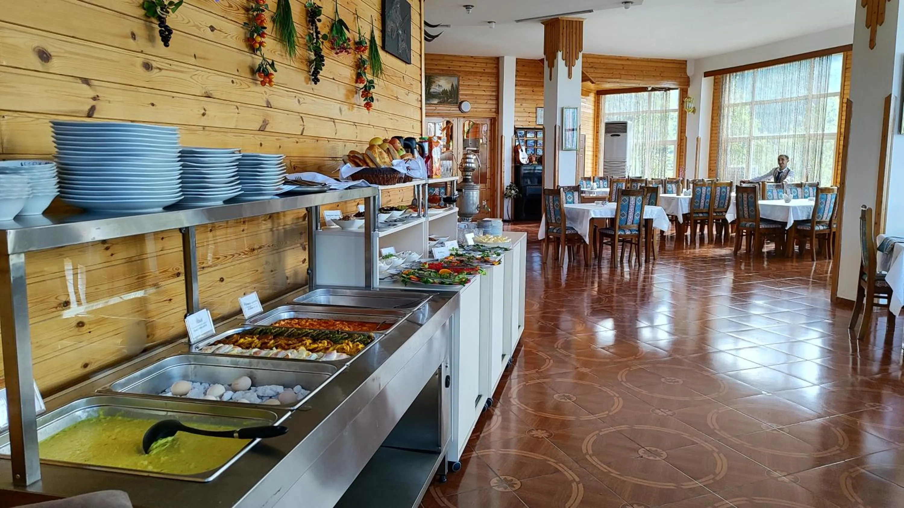 Restaurant/places to eat in Kungut Hotel & Restaurant