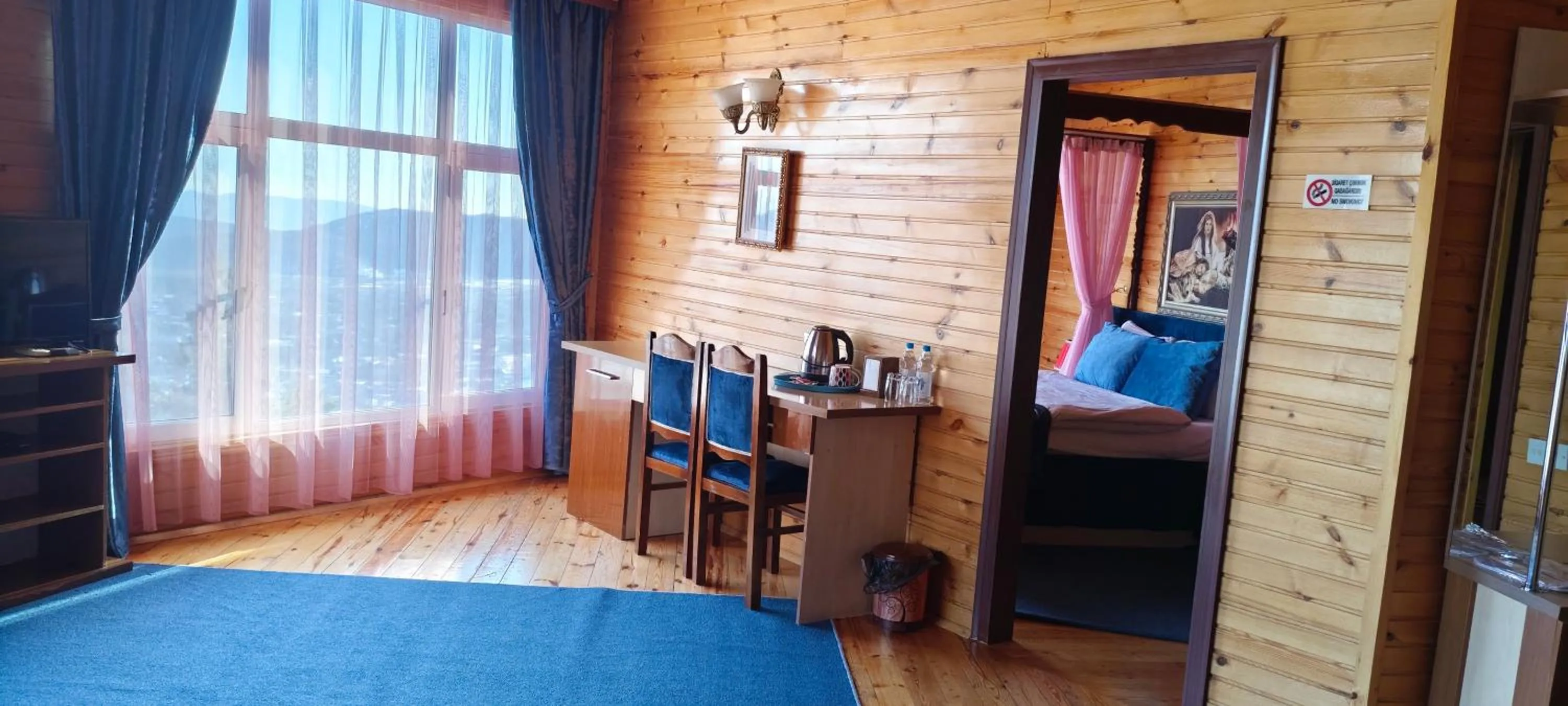 Bed in Kungut Hotel & Restaurant