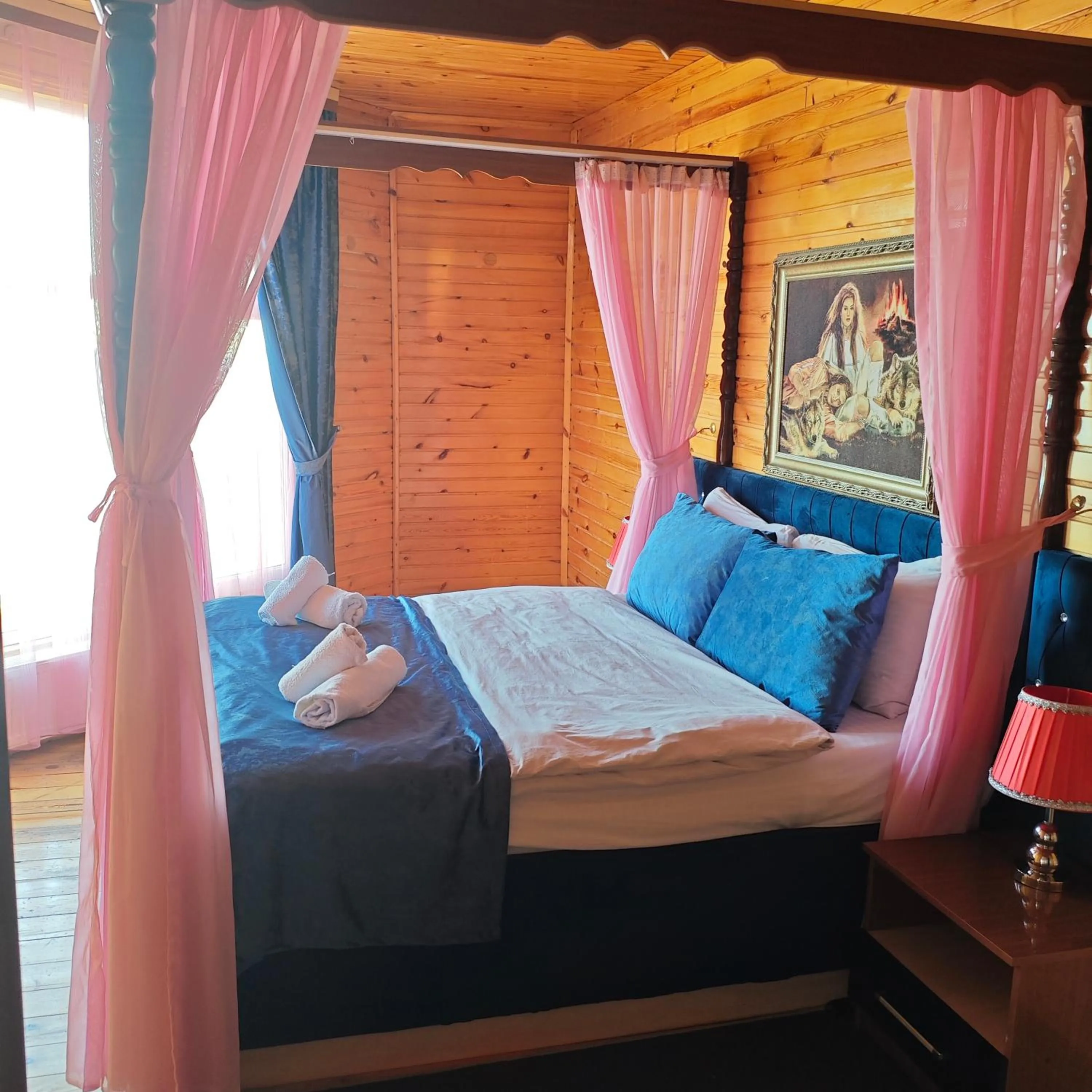 Winter, Bed in Kungut Hotel & Restaurant