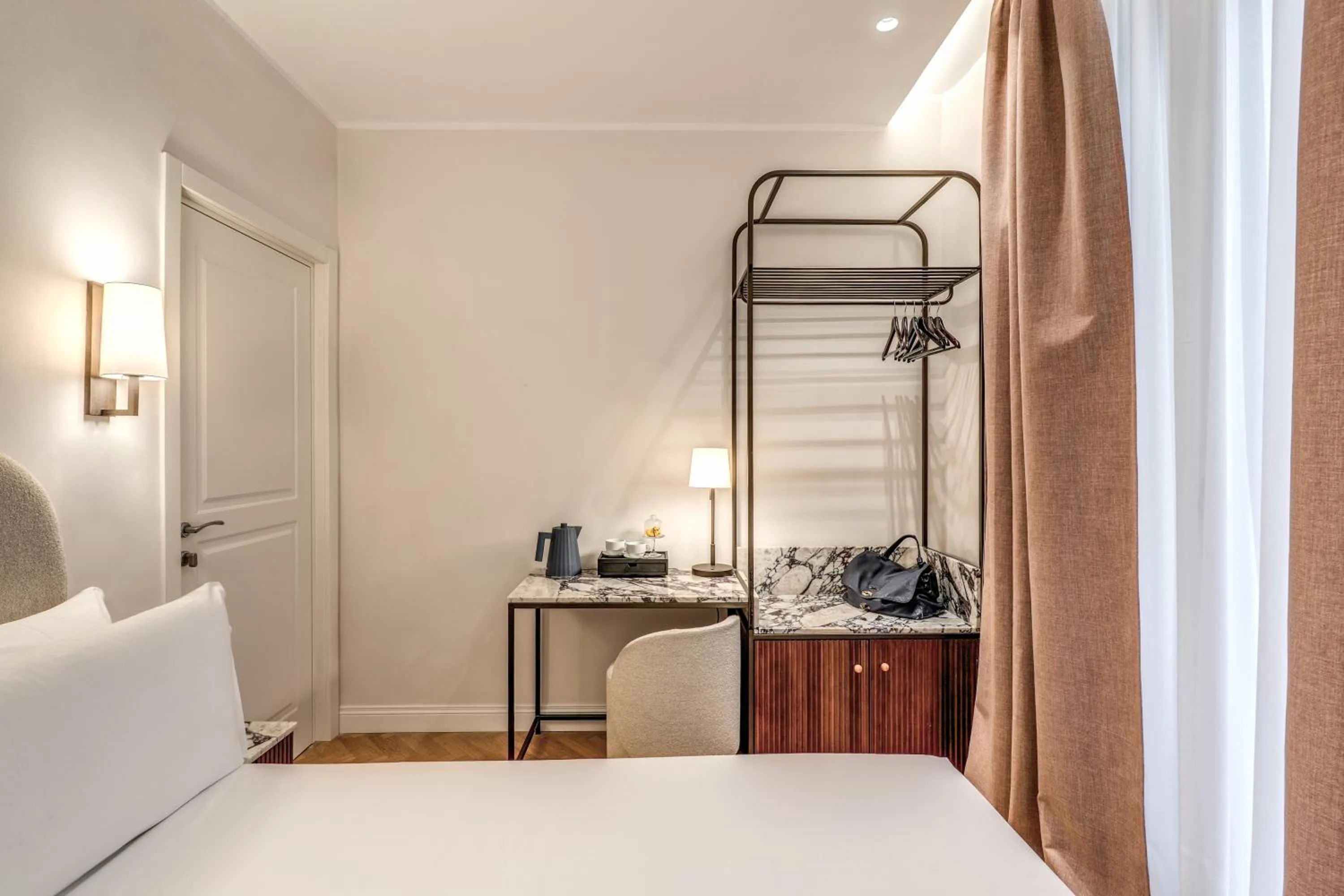 Bedroom, Bed in Hotel Fori Imperiali