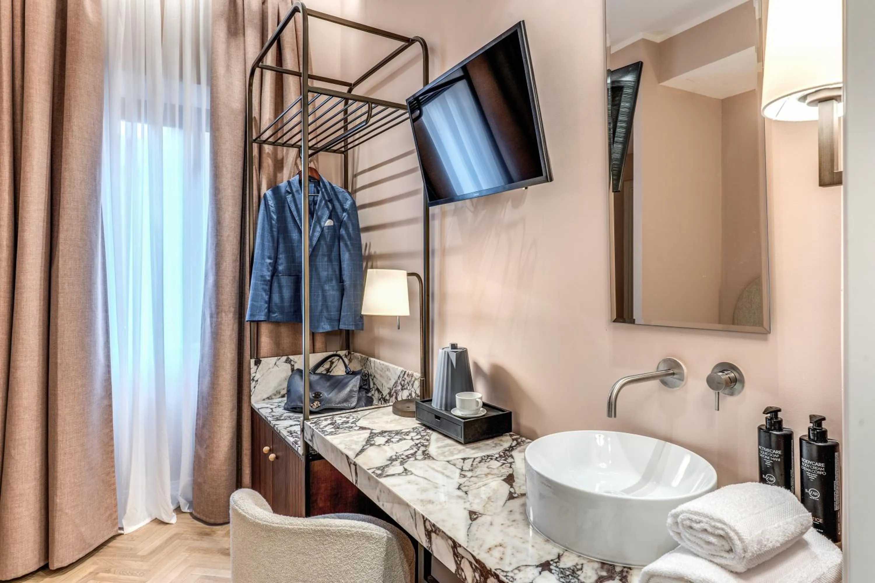 TV and multimedia in Hotel Fori Imperiali