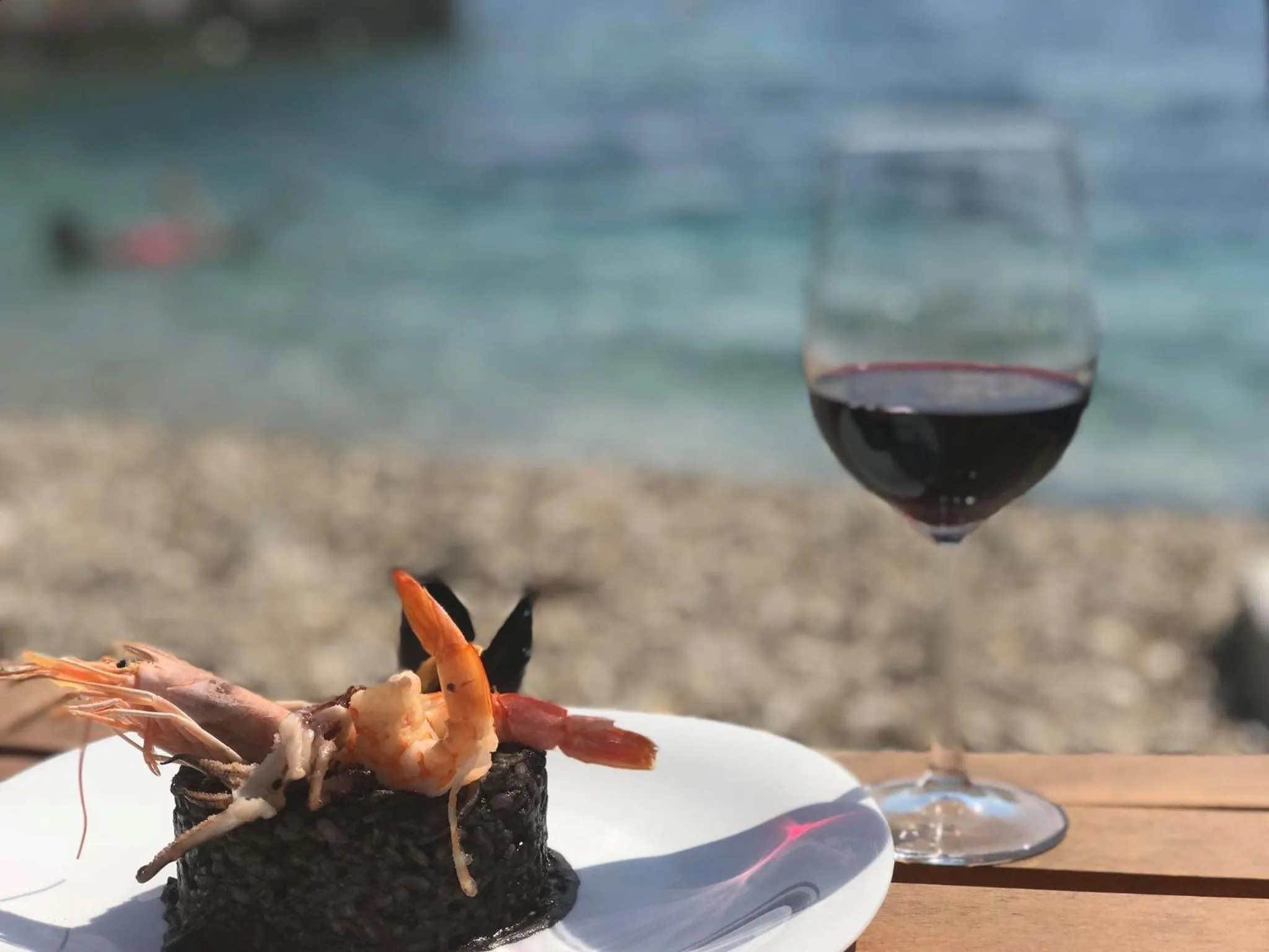 Food and drinks in Vila e Bardhe Butique Hotel