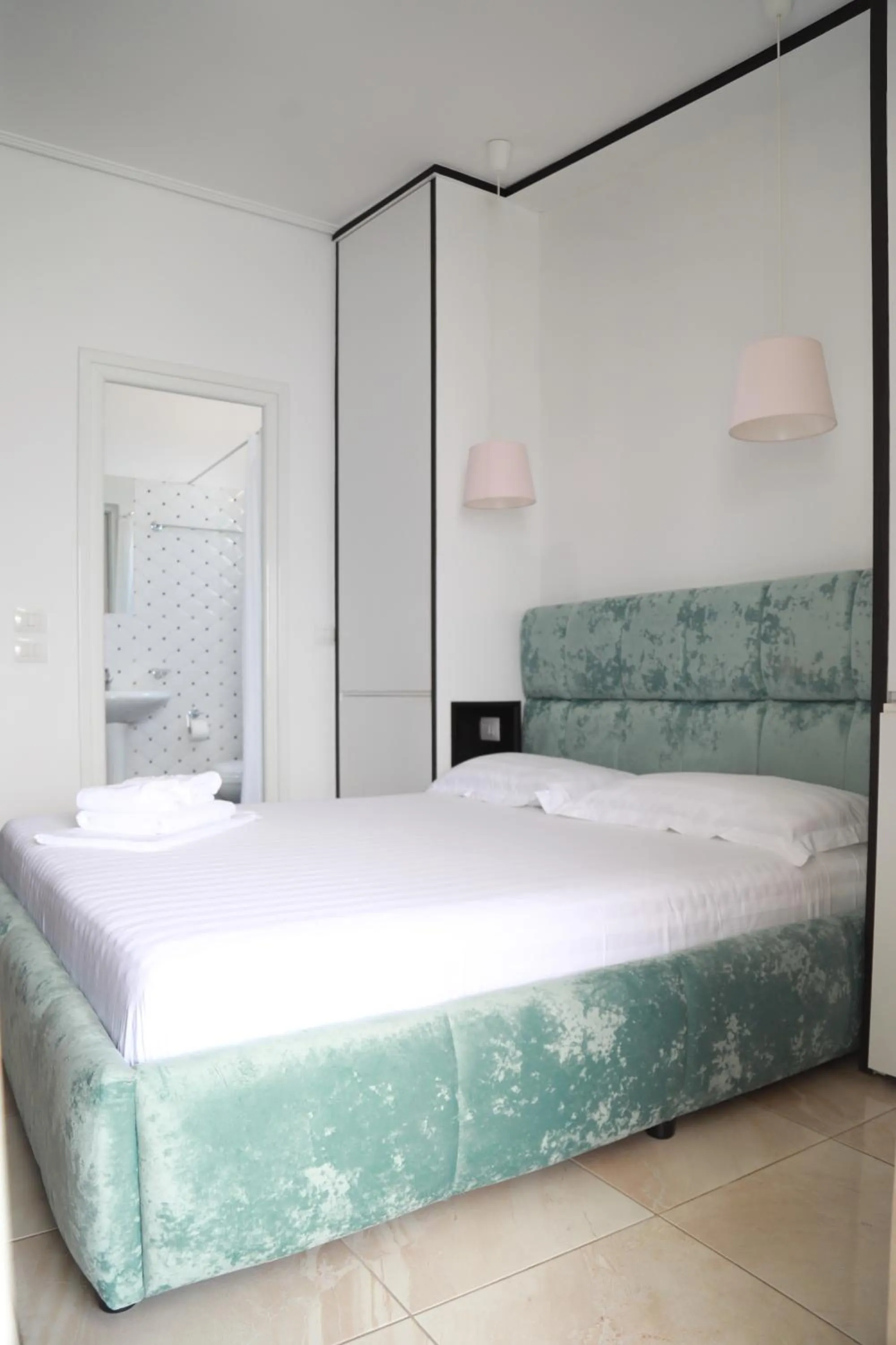 Bedroom, Bed in Vila e Bardhe Butique Hotel