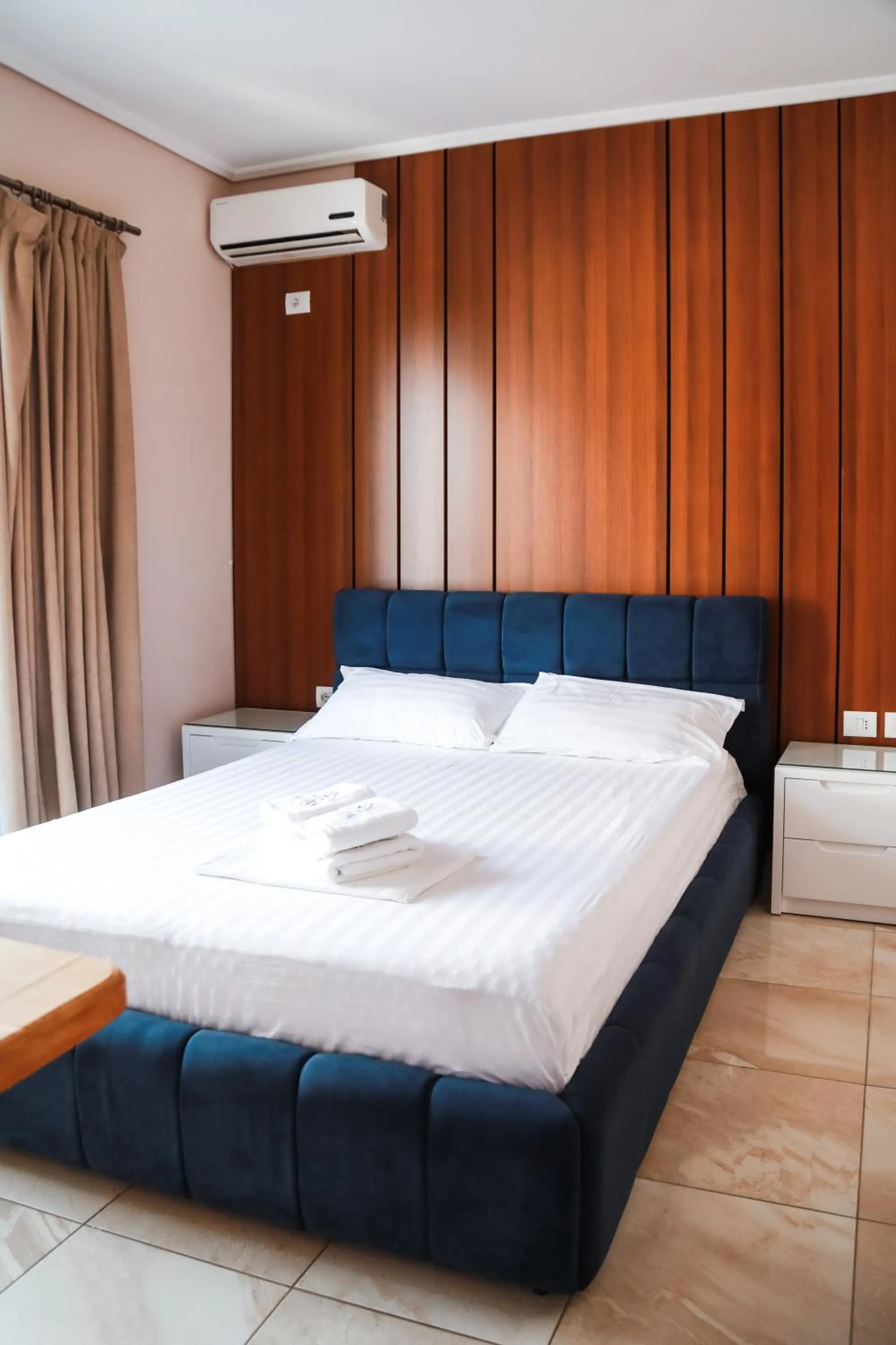 Photo of the whole room, Bed in Vila e Bardhe Butique Hotel