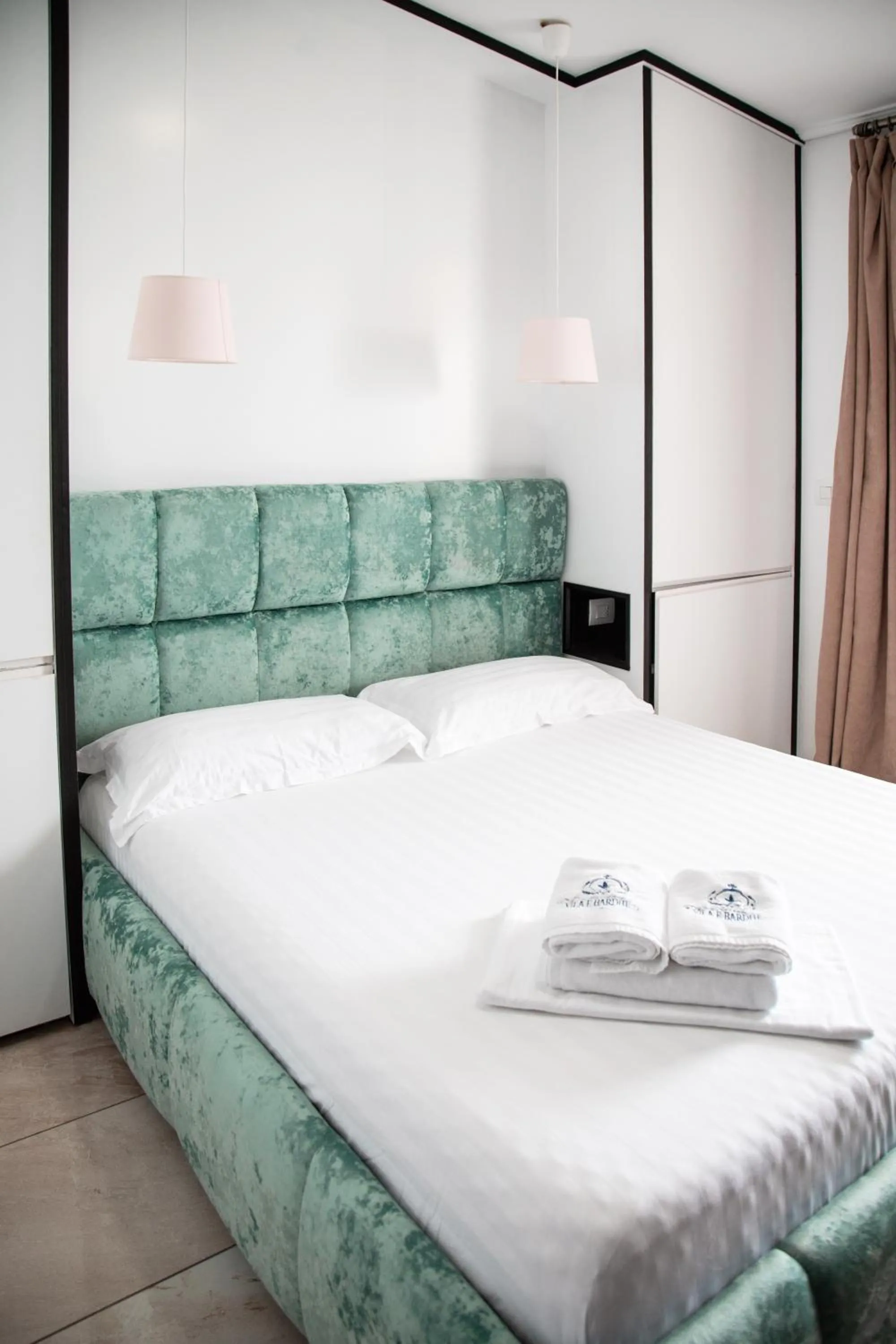 Bed in Vila e Bardhe Butique Hotel