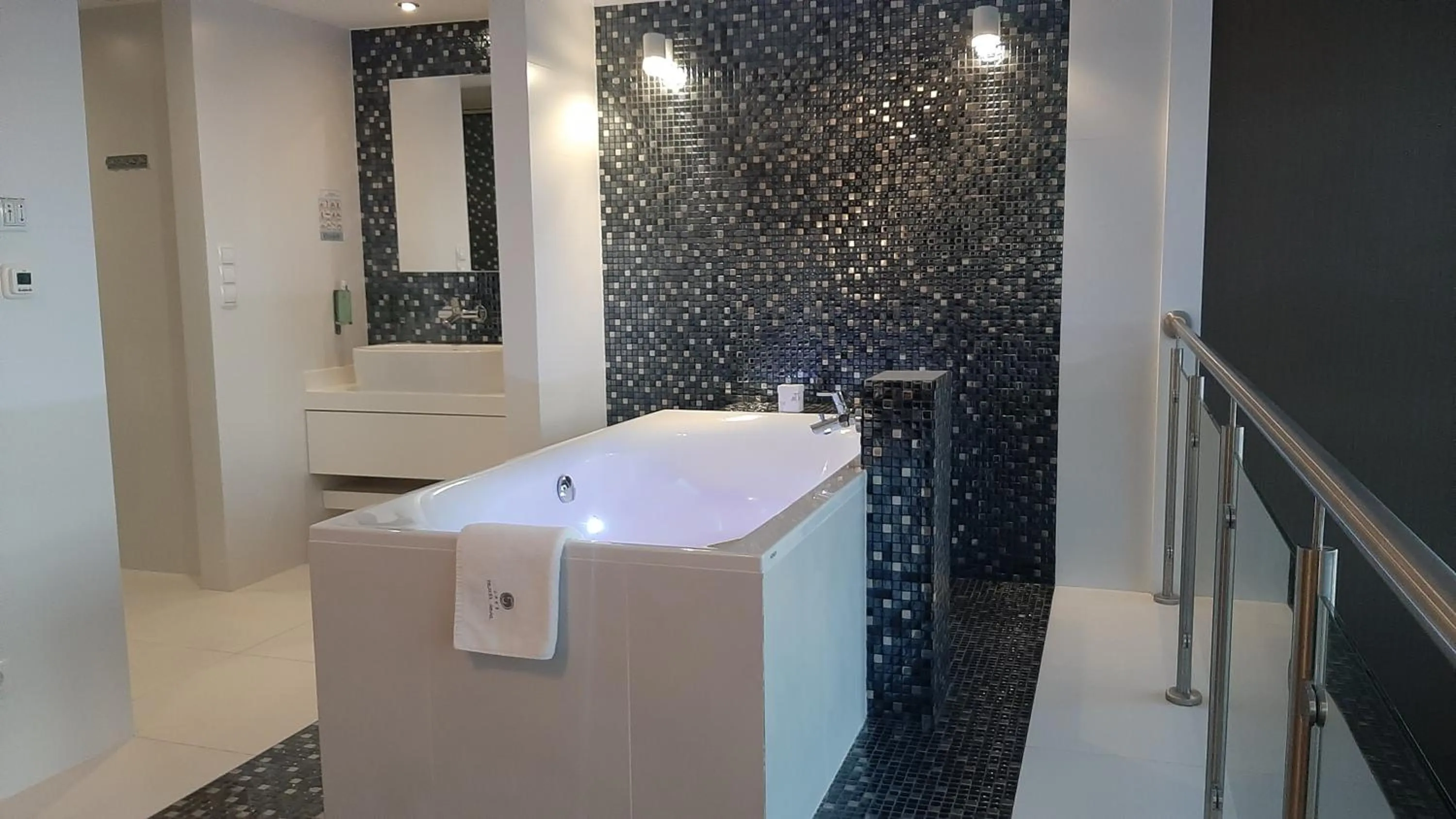 Bathroom in Hotel SKAL Medi SPA & Resort