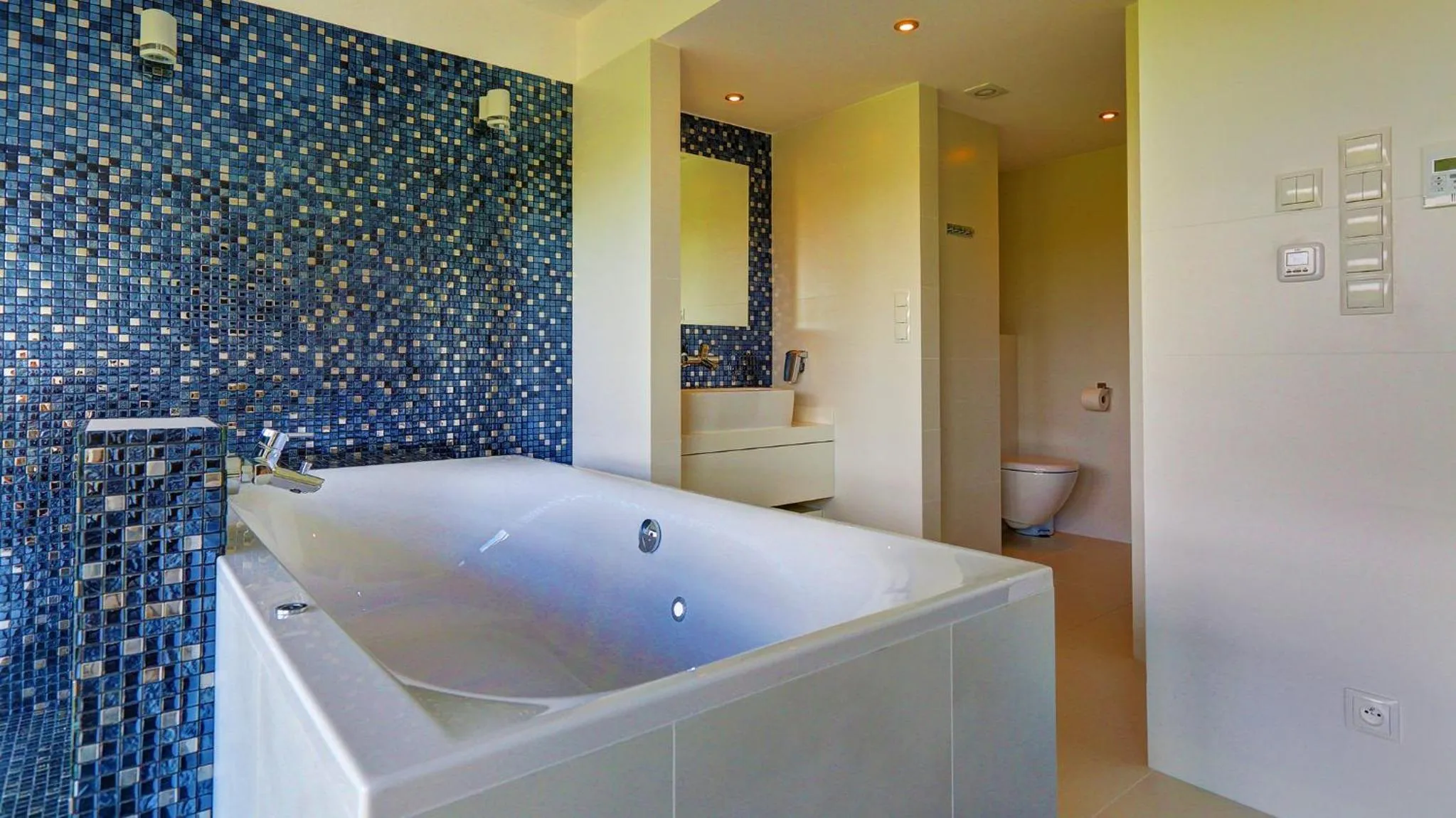 Bathroom in Hotel SKAL Medi SPA & Resort