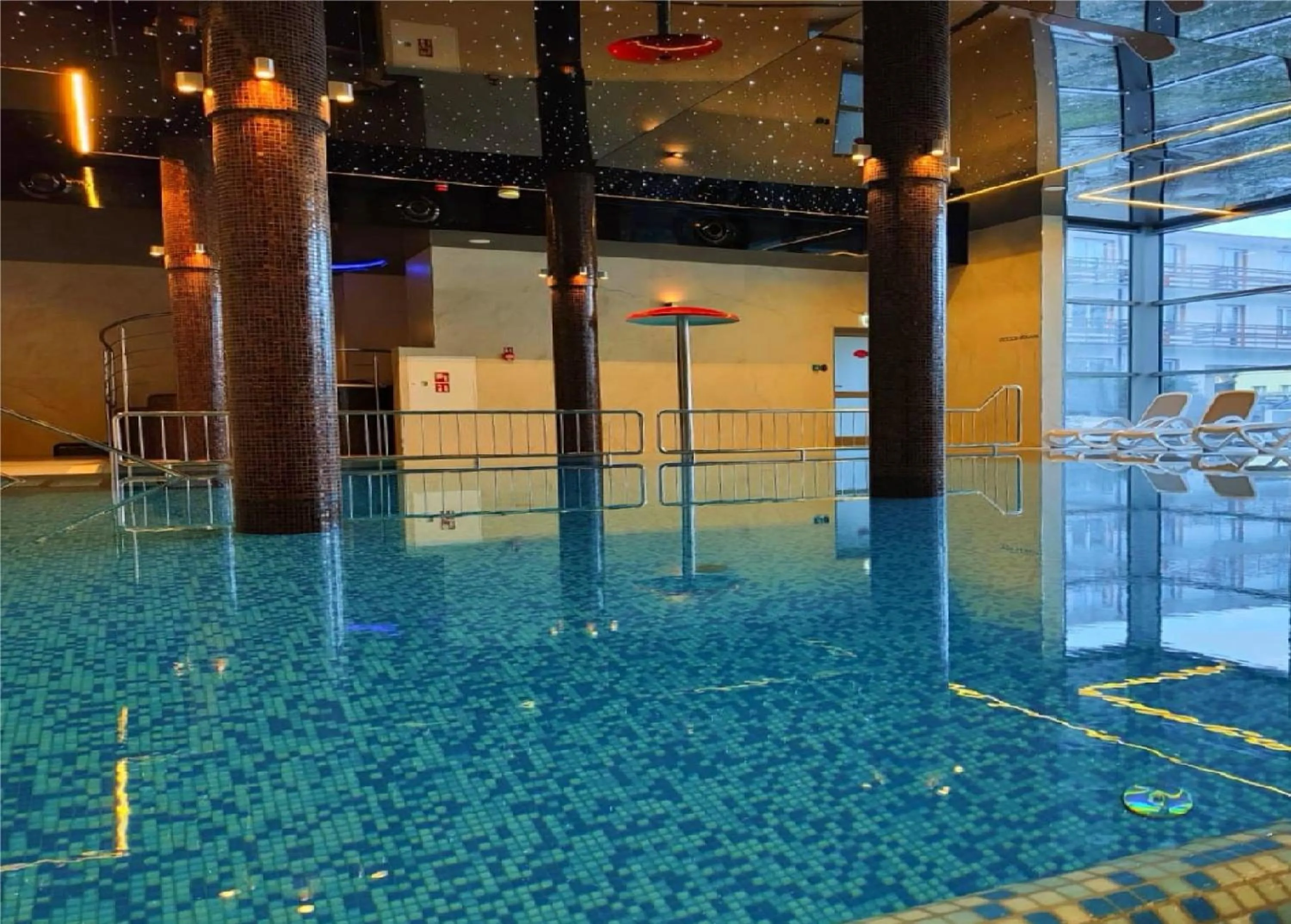 Swimming pool in Hotel SKAL Medi SPA & Resort
