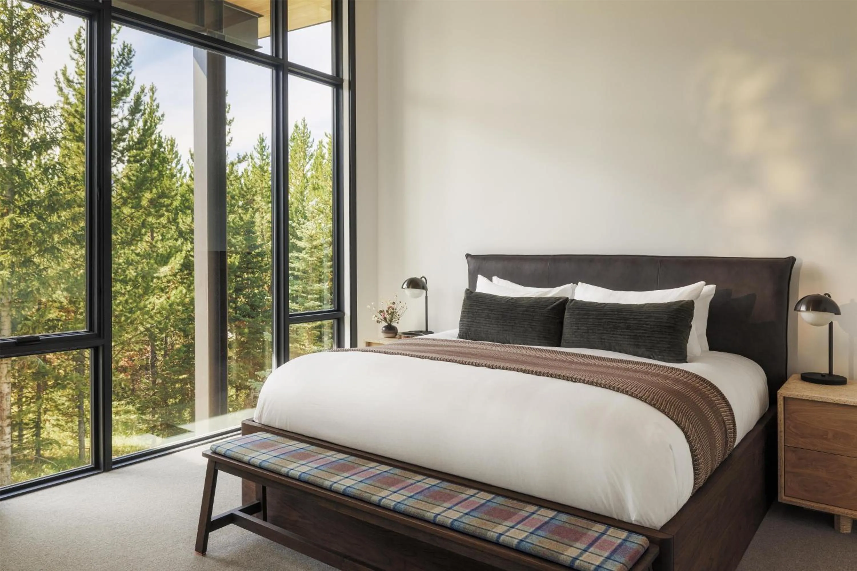 Photo of the whole room, Bed in One&Only Moonlight Basin