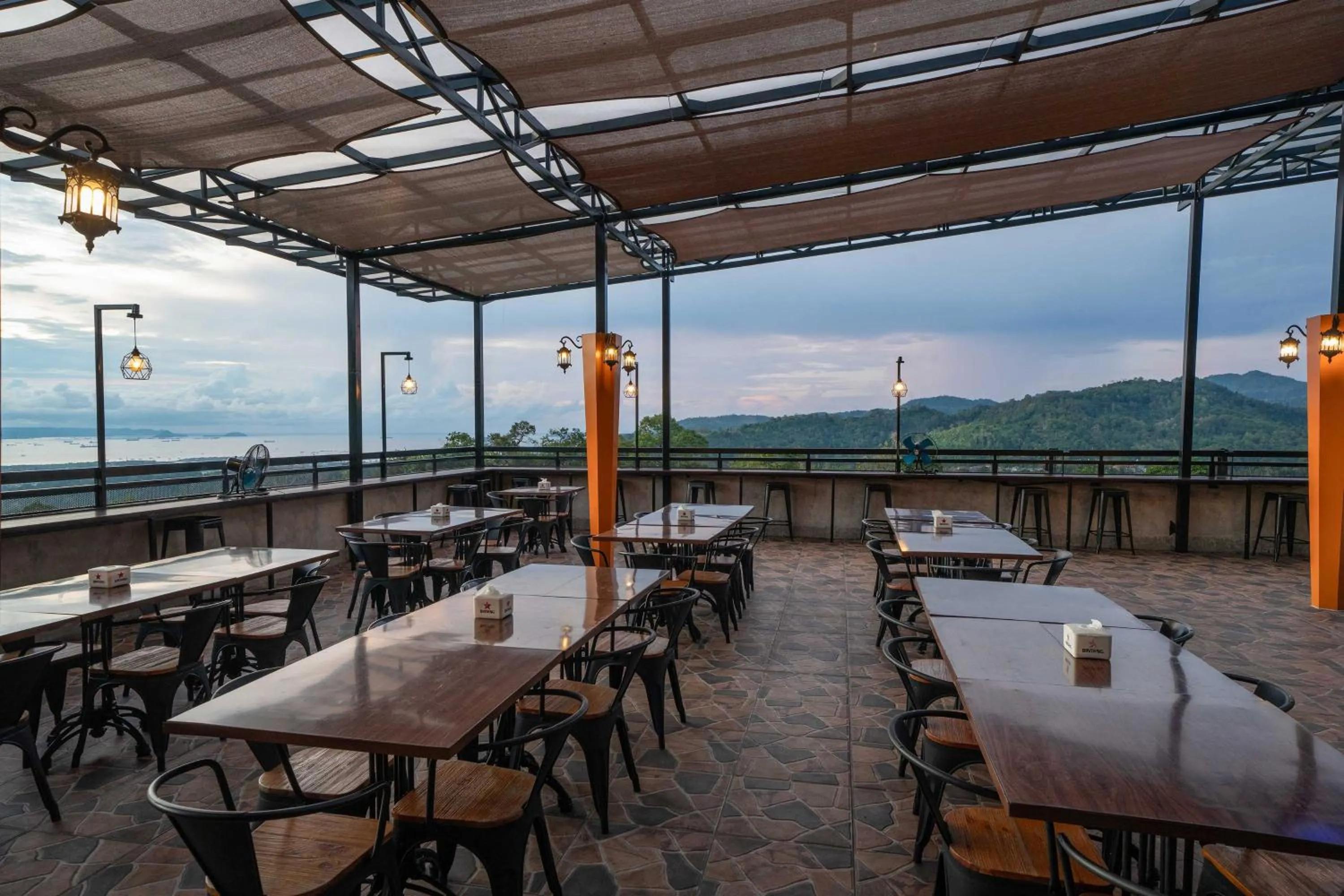 Restaurant/places to eat in KYRIAD M2 LAMPUNG