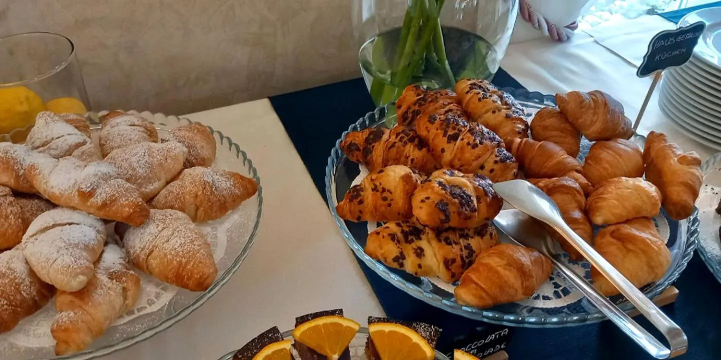 Buffet breakfast in Hotel Villa Bernt