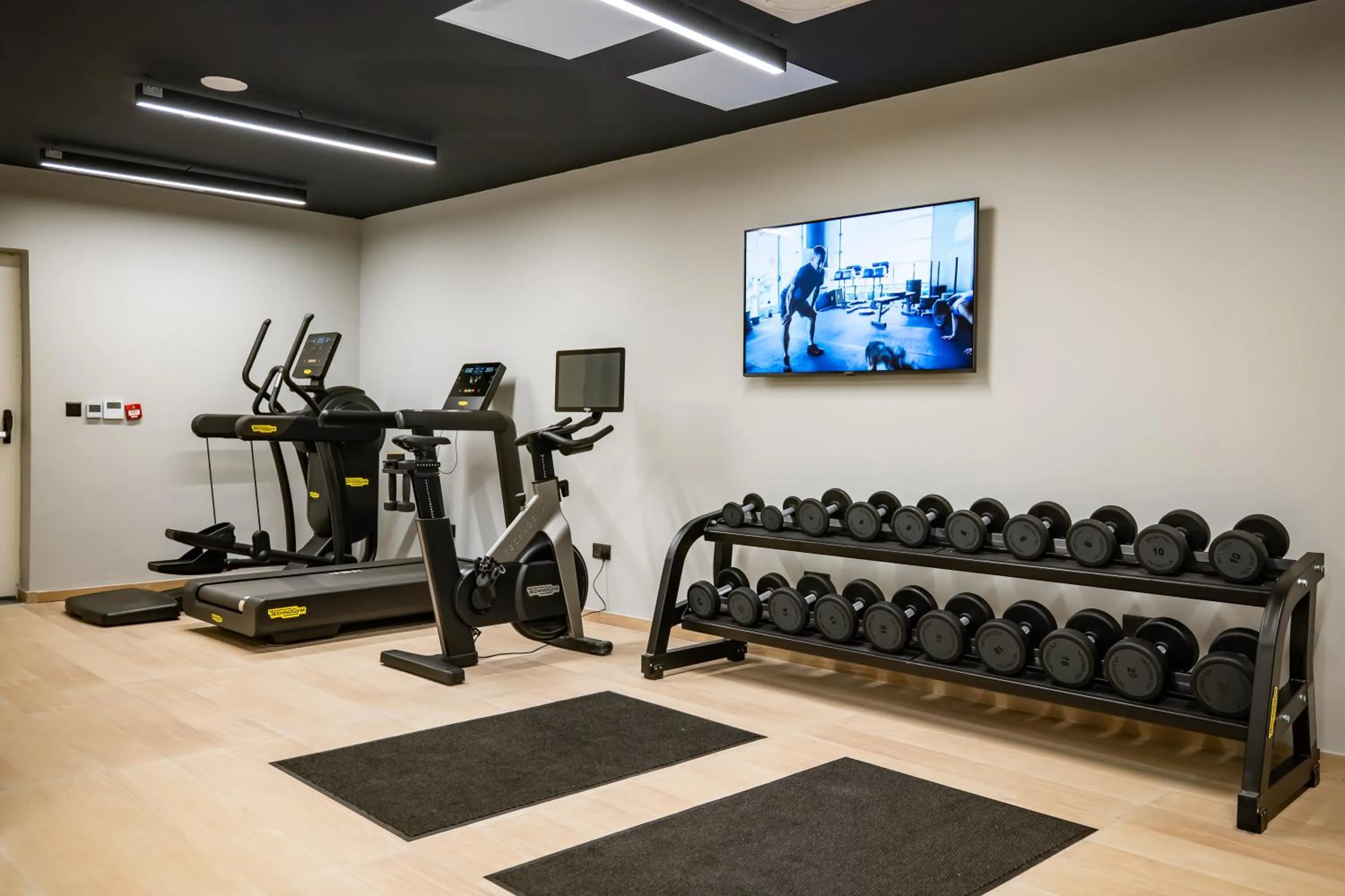 Fitness centre/facilities in VITA Hotel & Rooftop