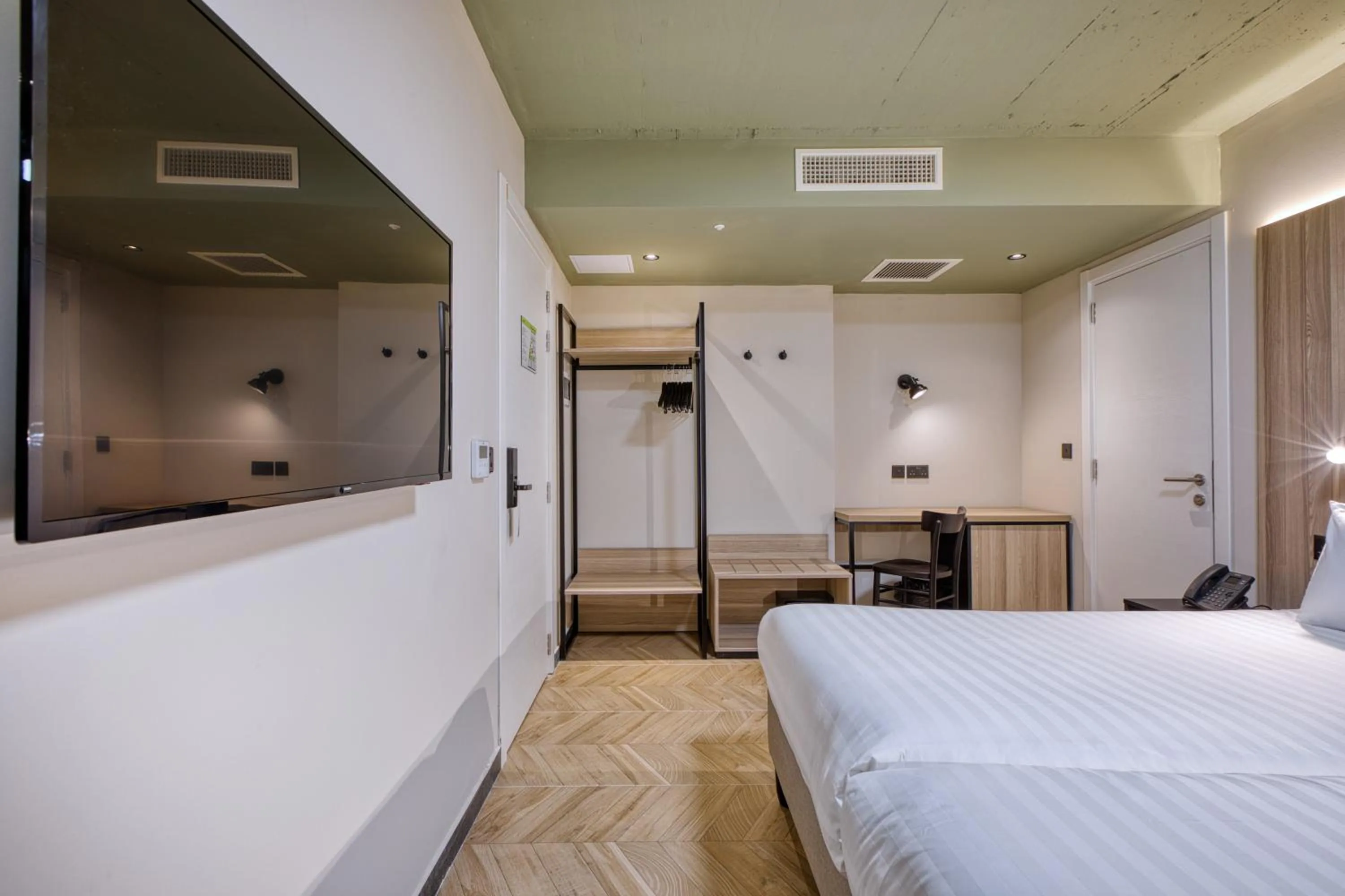 TV and multimedia, Bed in VITA Hotel & Rooftop