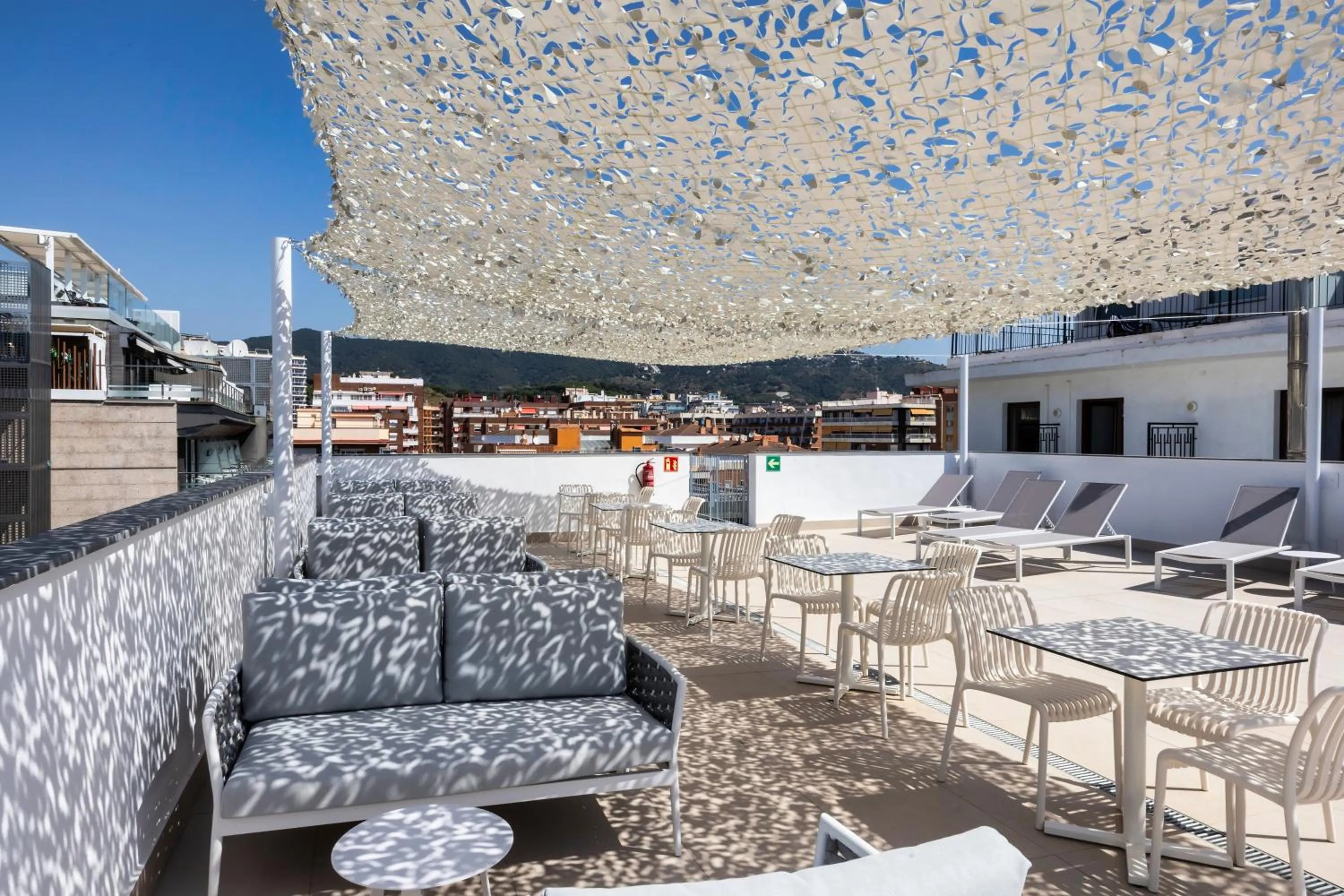 Swimming pool in Hotel Calella by Beatriz Hoteles