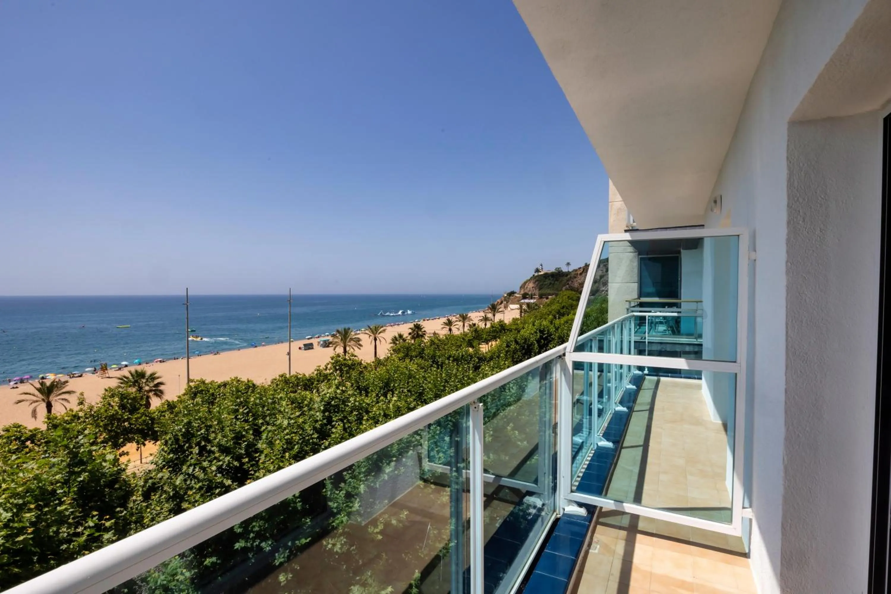 Beach in Hotel Calella by Beatriz Hoteles