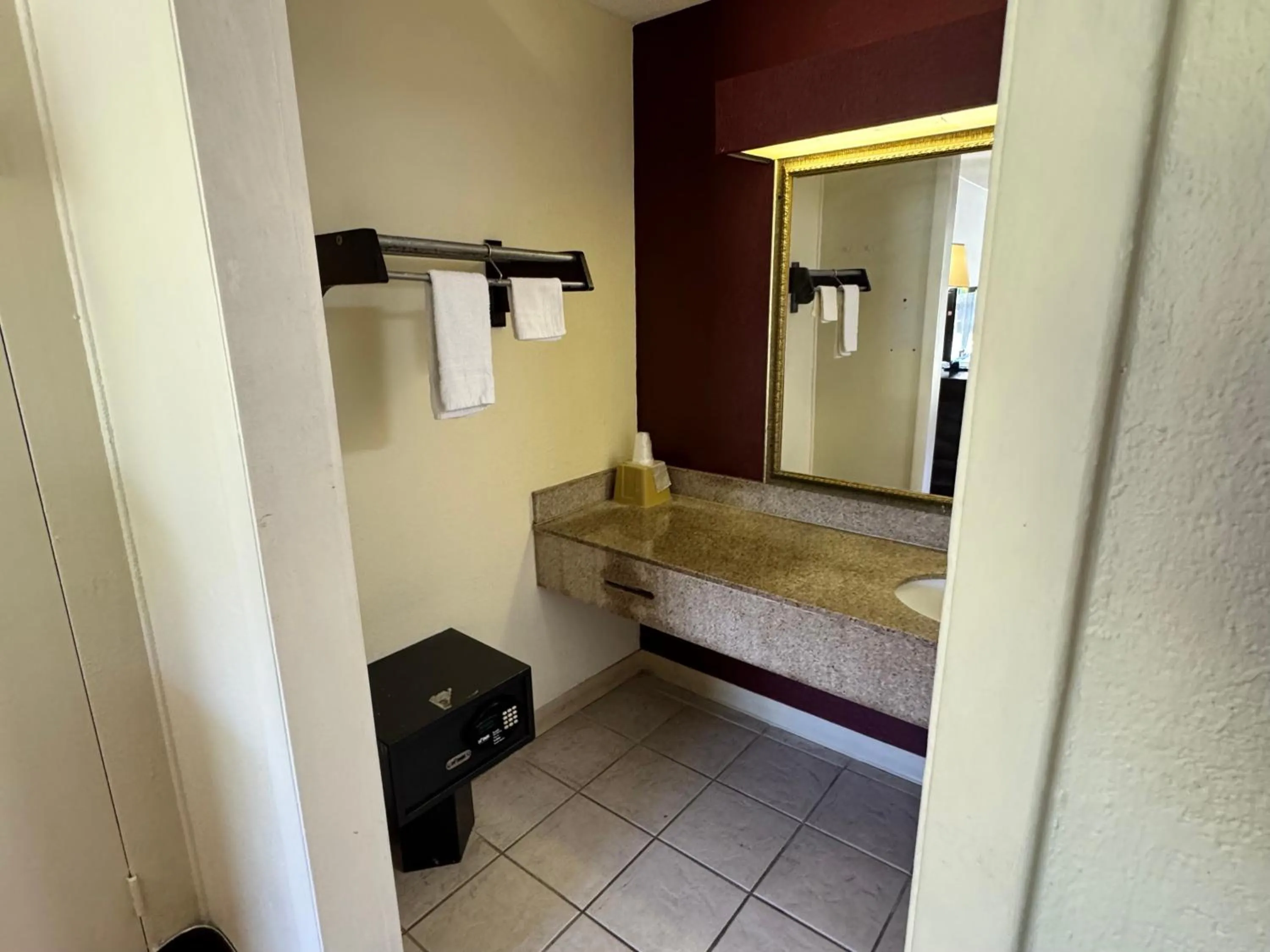 Bathroom in OYO Hotel Phenix City