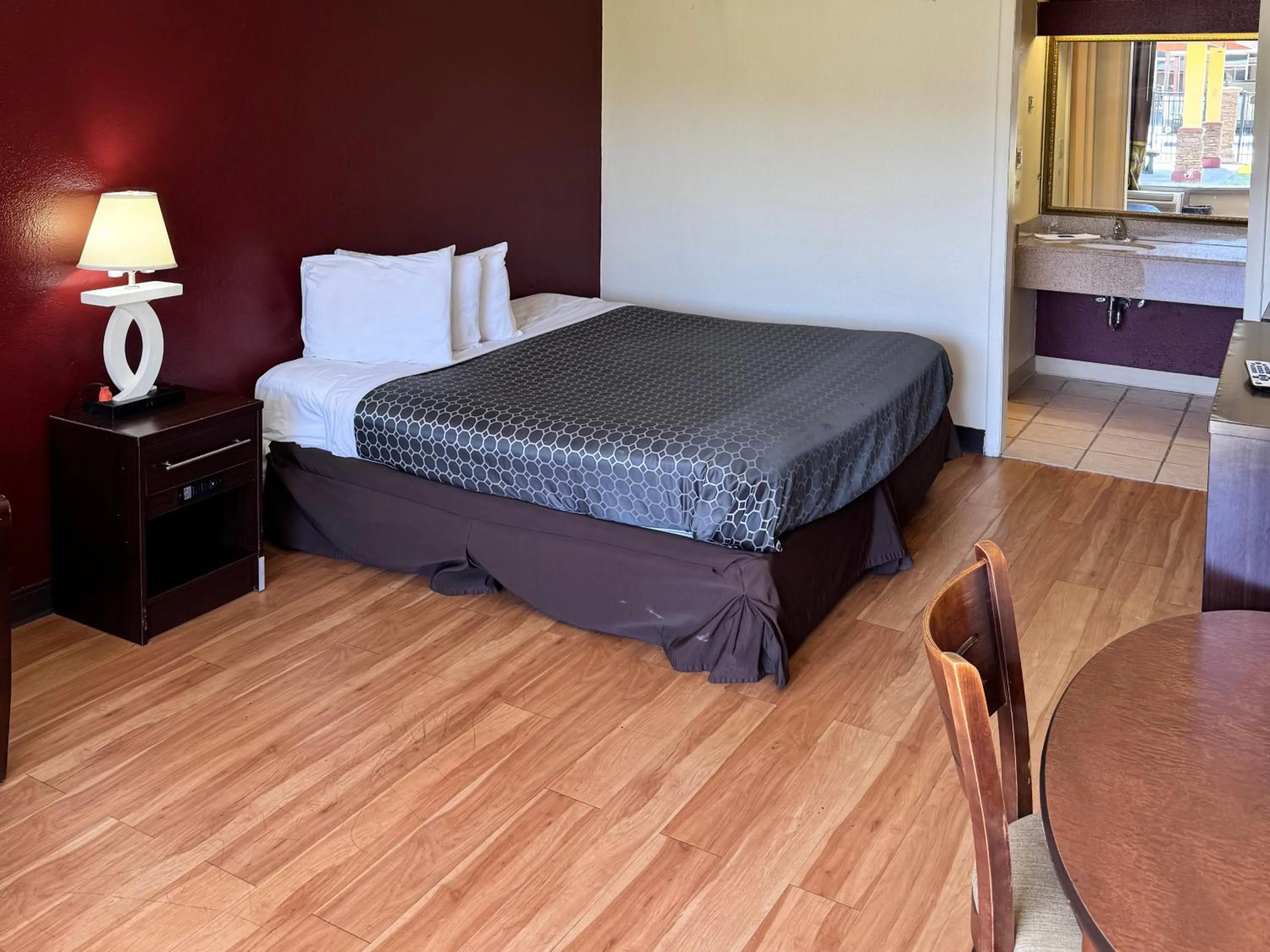 Bedroom in OYO Hotel Phenix City