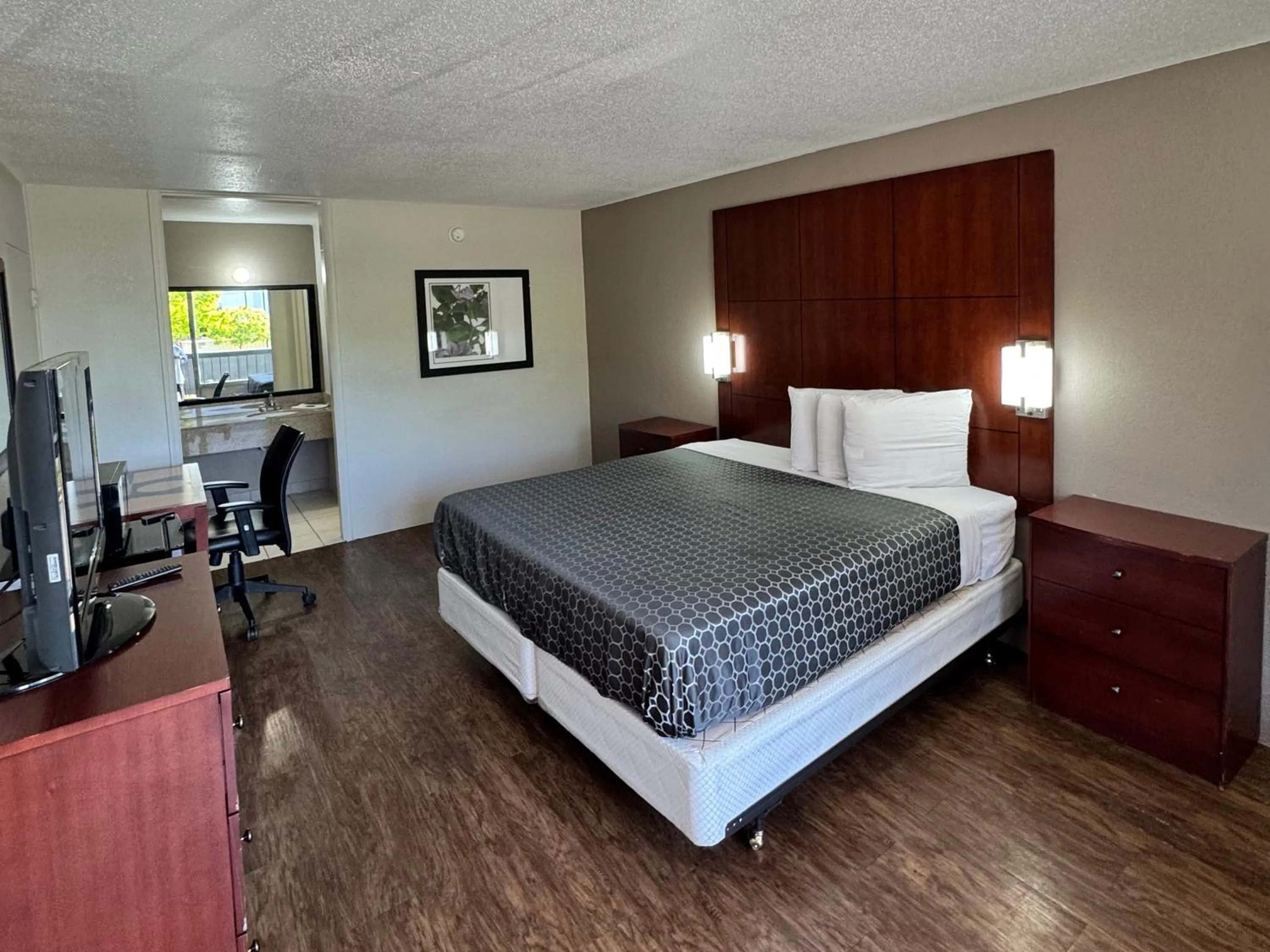 Bedroom in OYO Hotel Phenix City