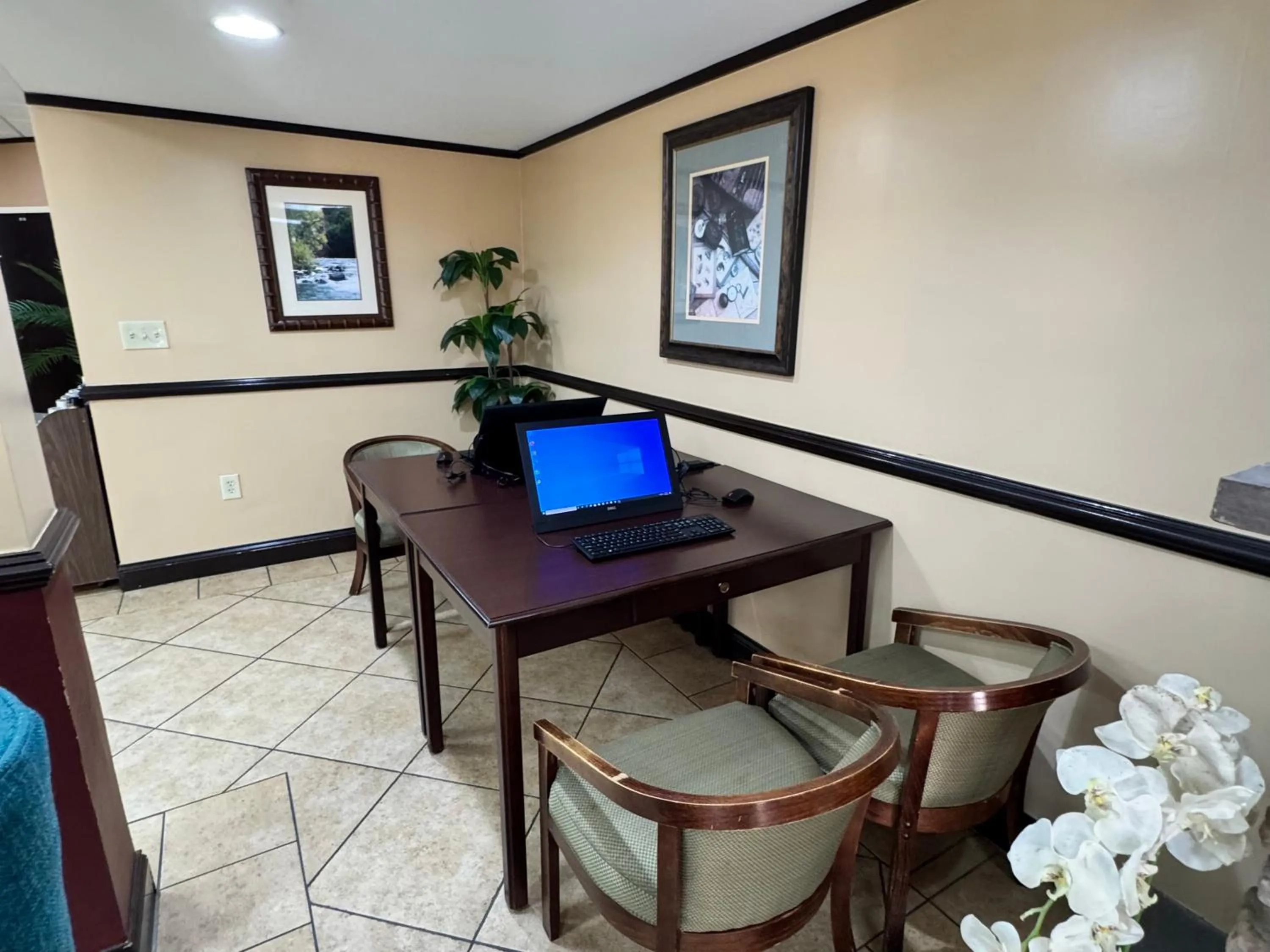 Lobby or reception in OYO Hotel Phenix City