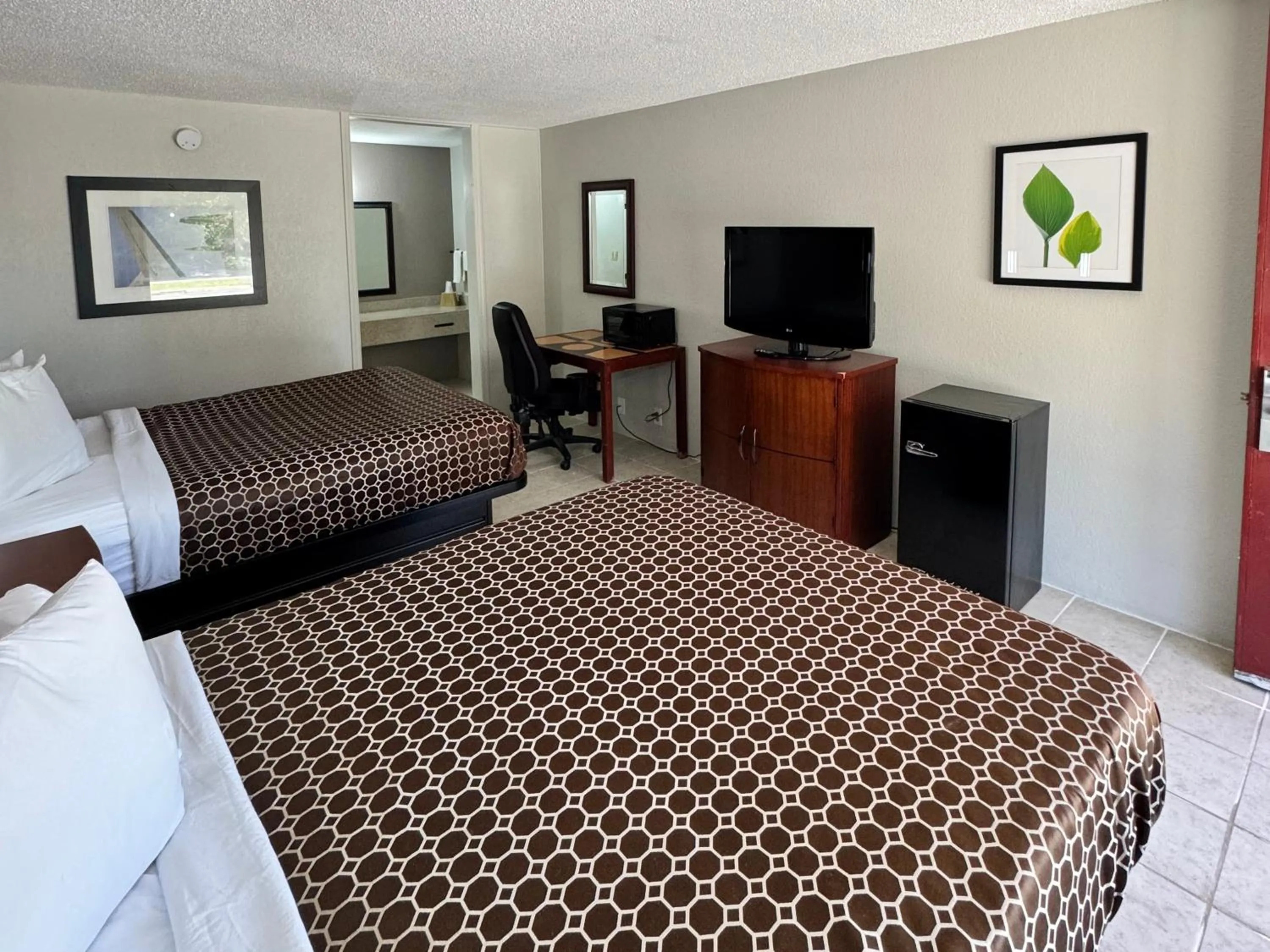 Bedroom in OYO Hotel Phenix City