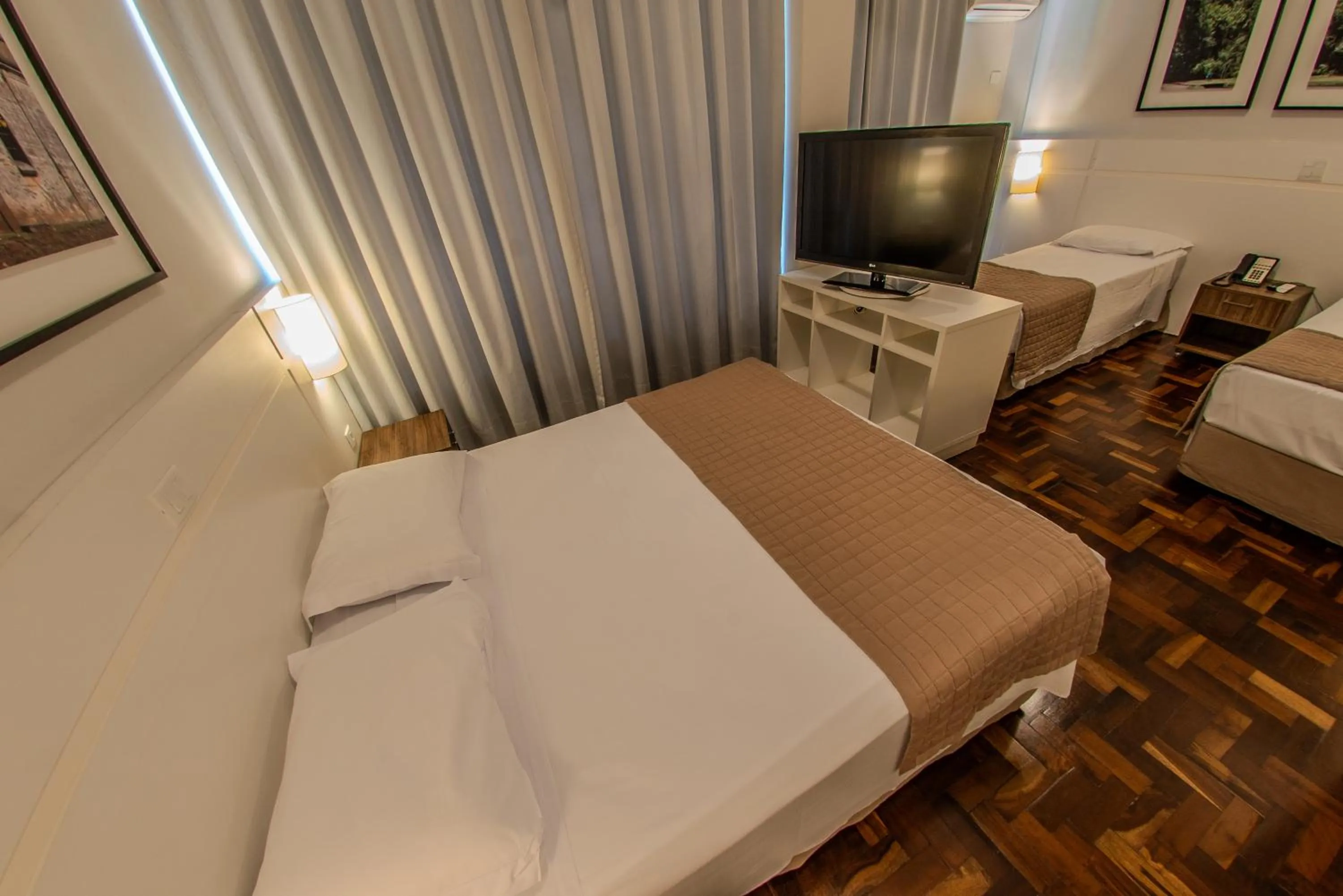 Photo of the whole room, Bed in Hotel Centro Europeu