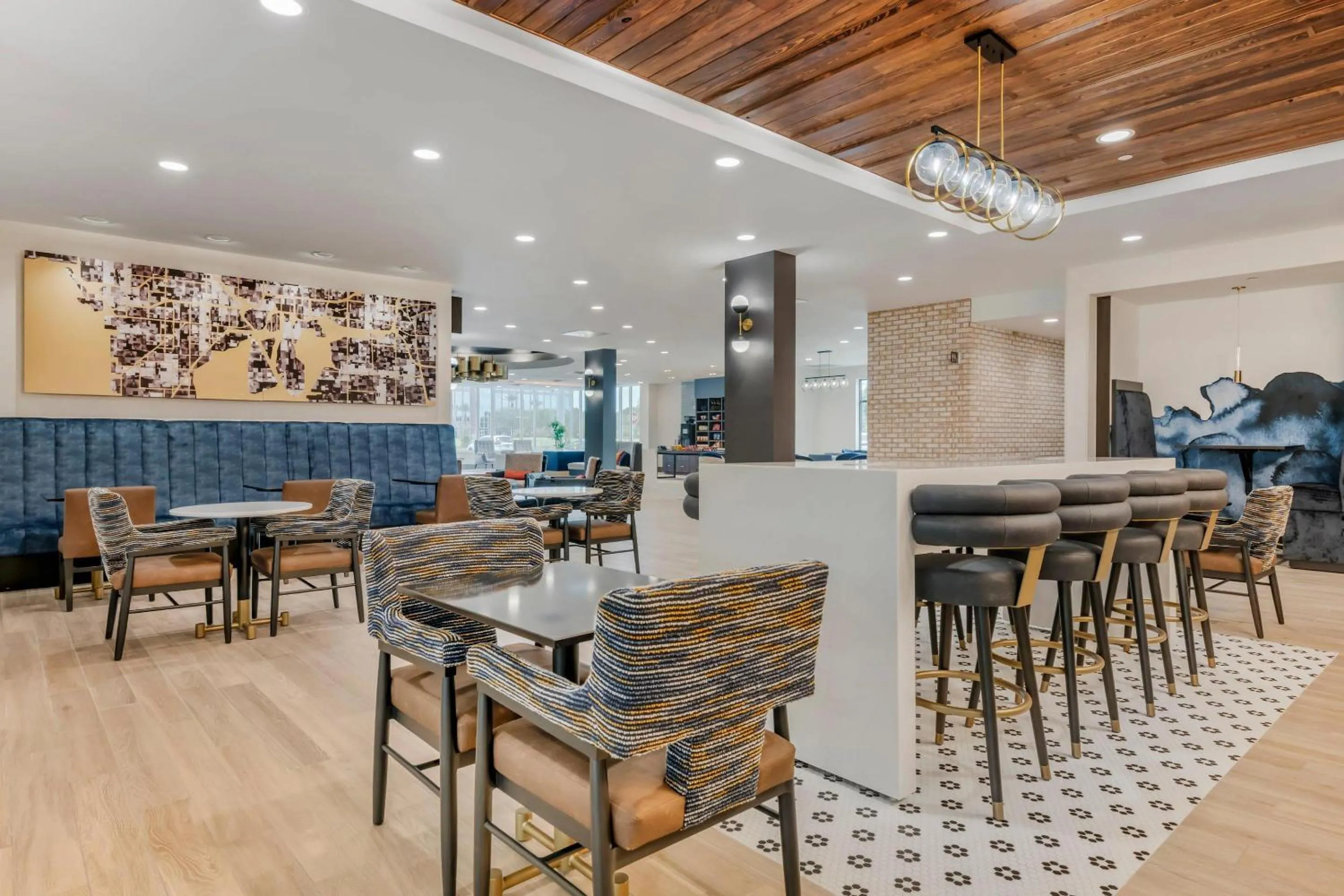 Restaurant/places to eat in Cambria Hotel Tampa-Brandon