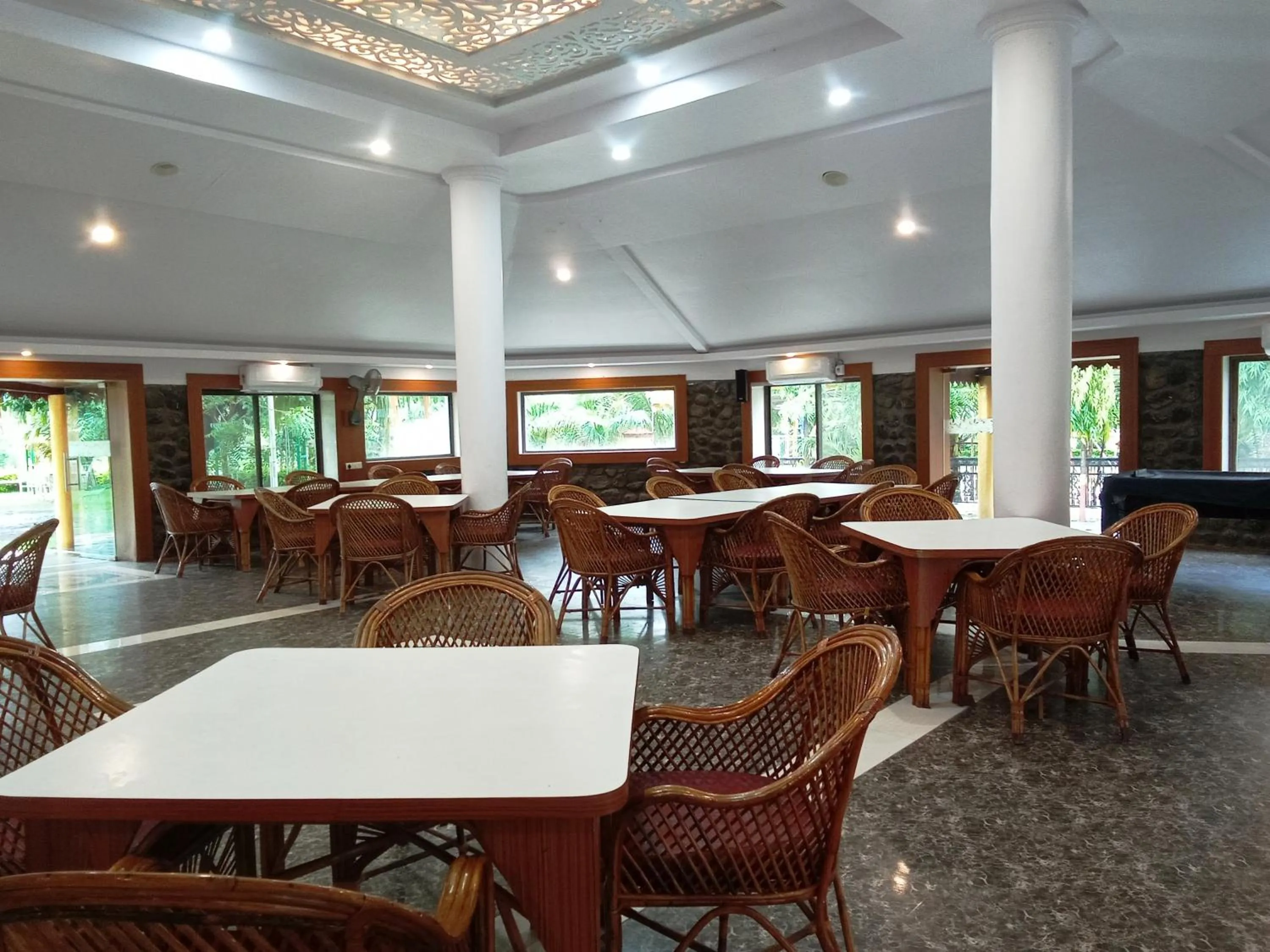 Restaurant/places to eat in Ellora Heritage Resort