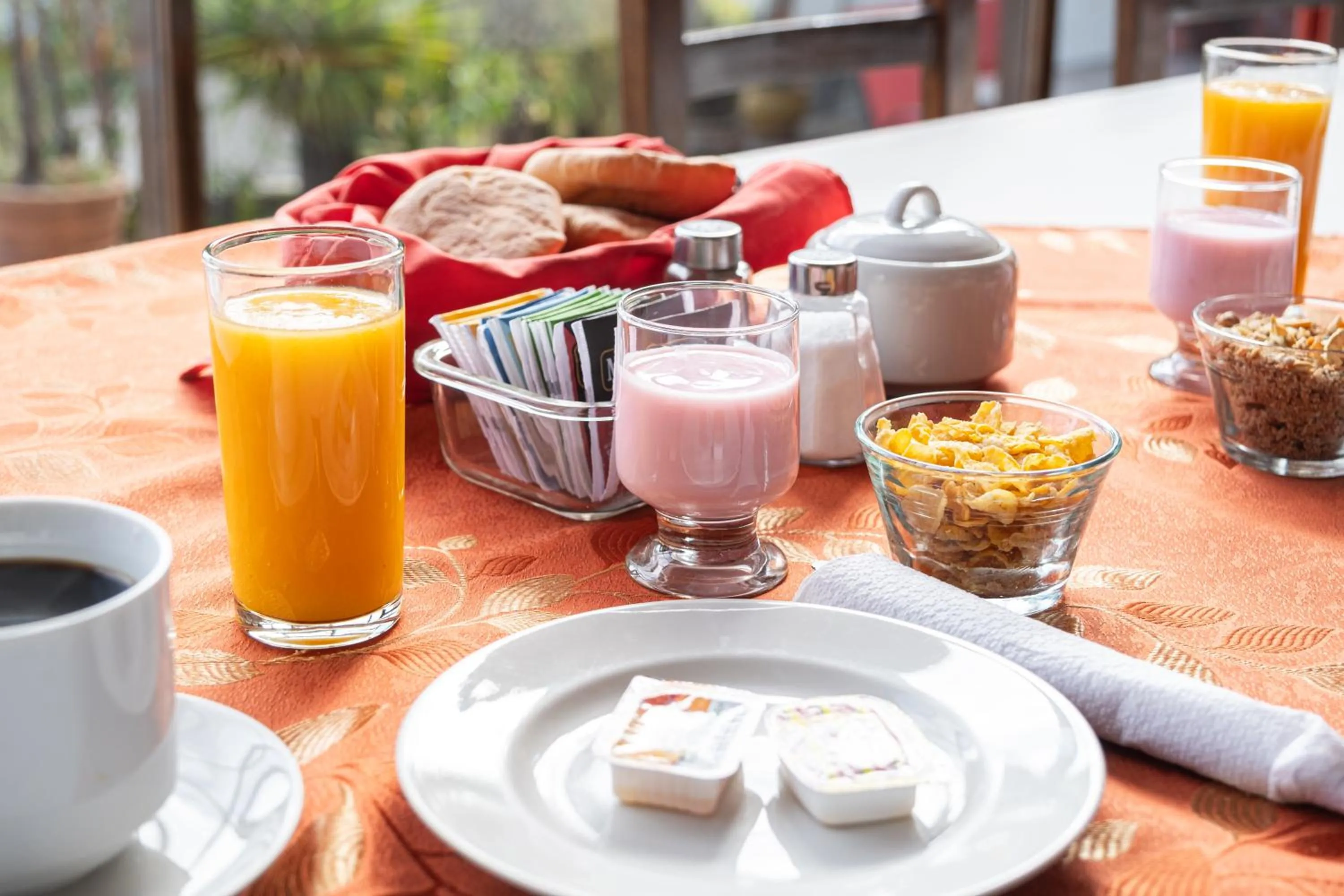 Continental breakfast in Hotel Santa Cruz