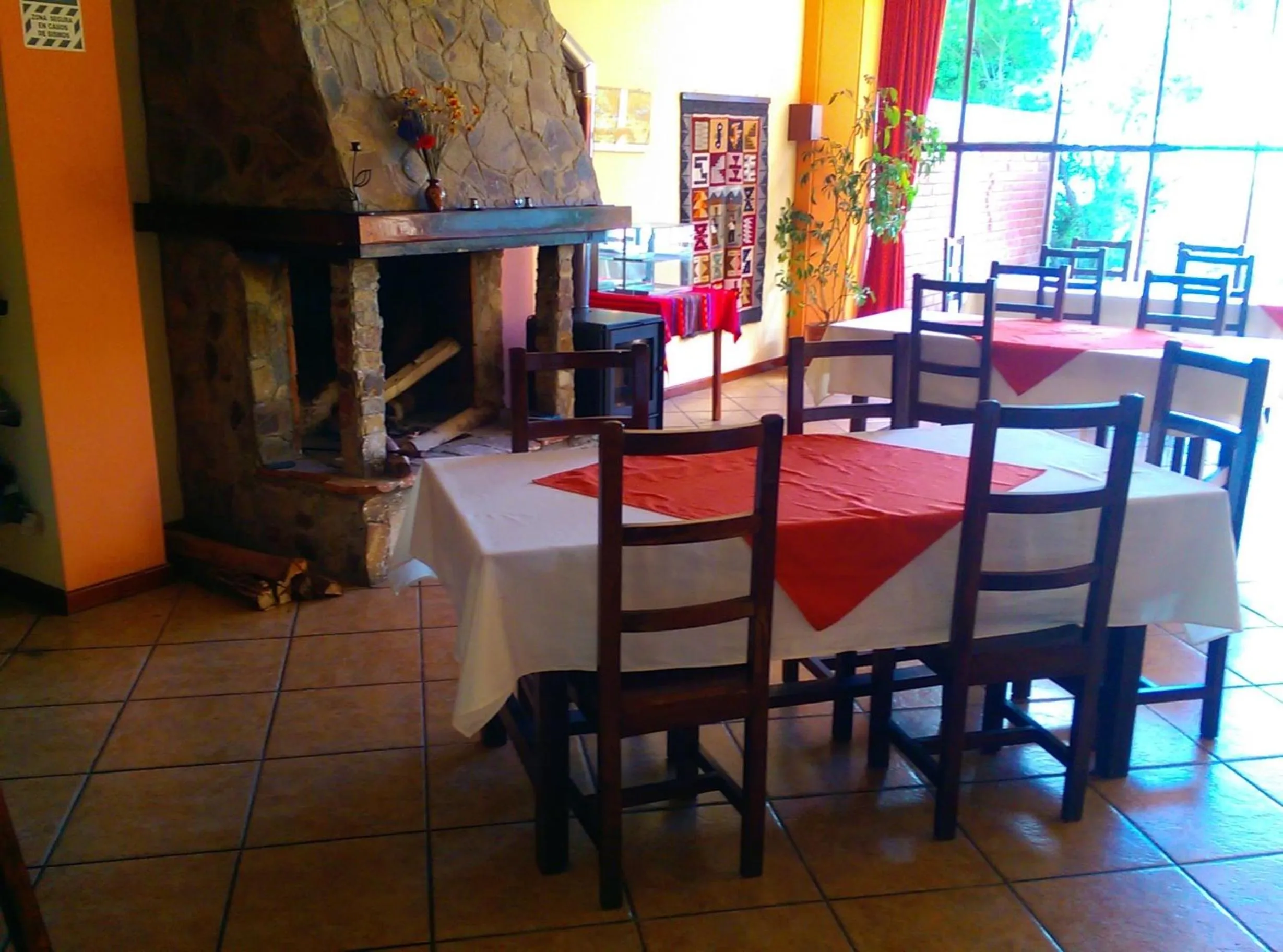 Dining area in Hotel Santa Cruz