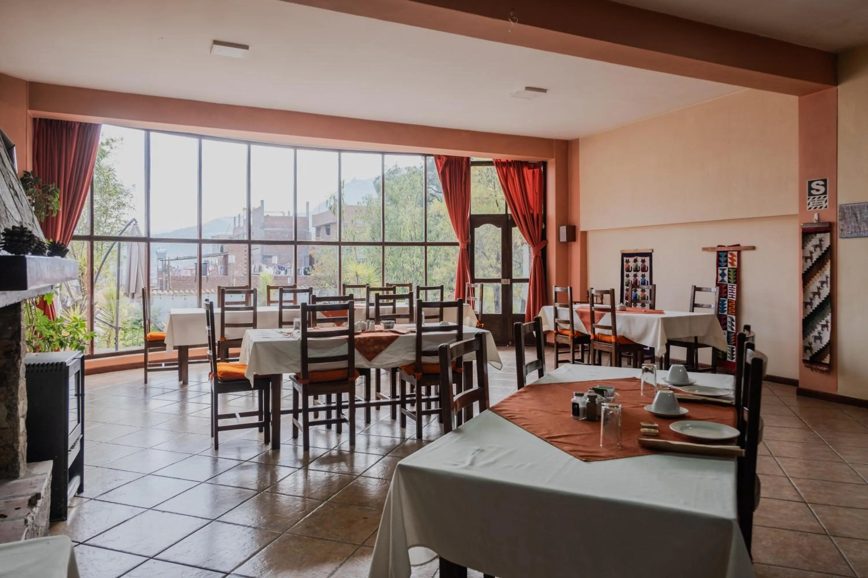 Dining area in Hotel Santa Cruz