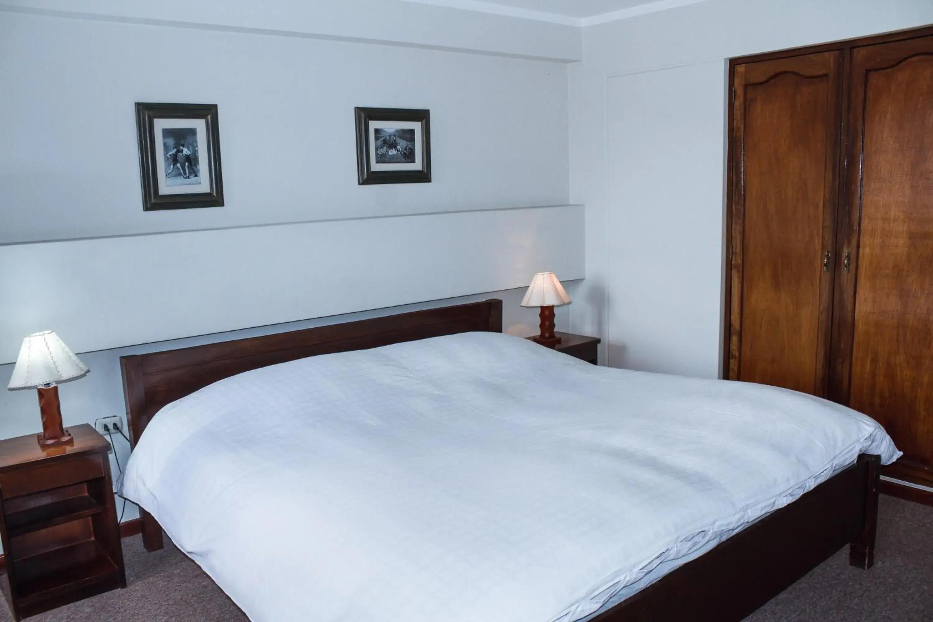 Large Double Room in Hotel Santa Cruz Large Double Room in Hotel Santa Cruz