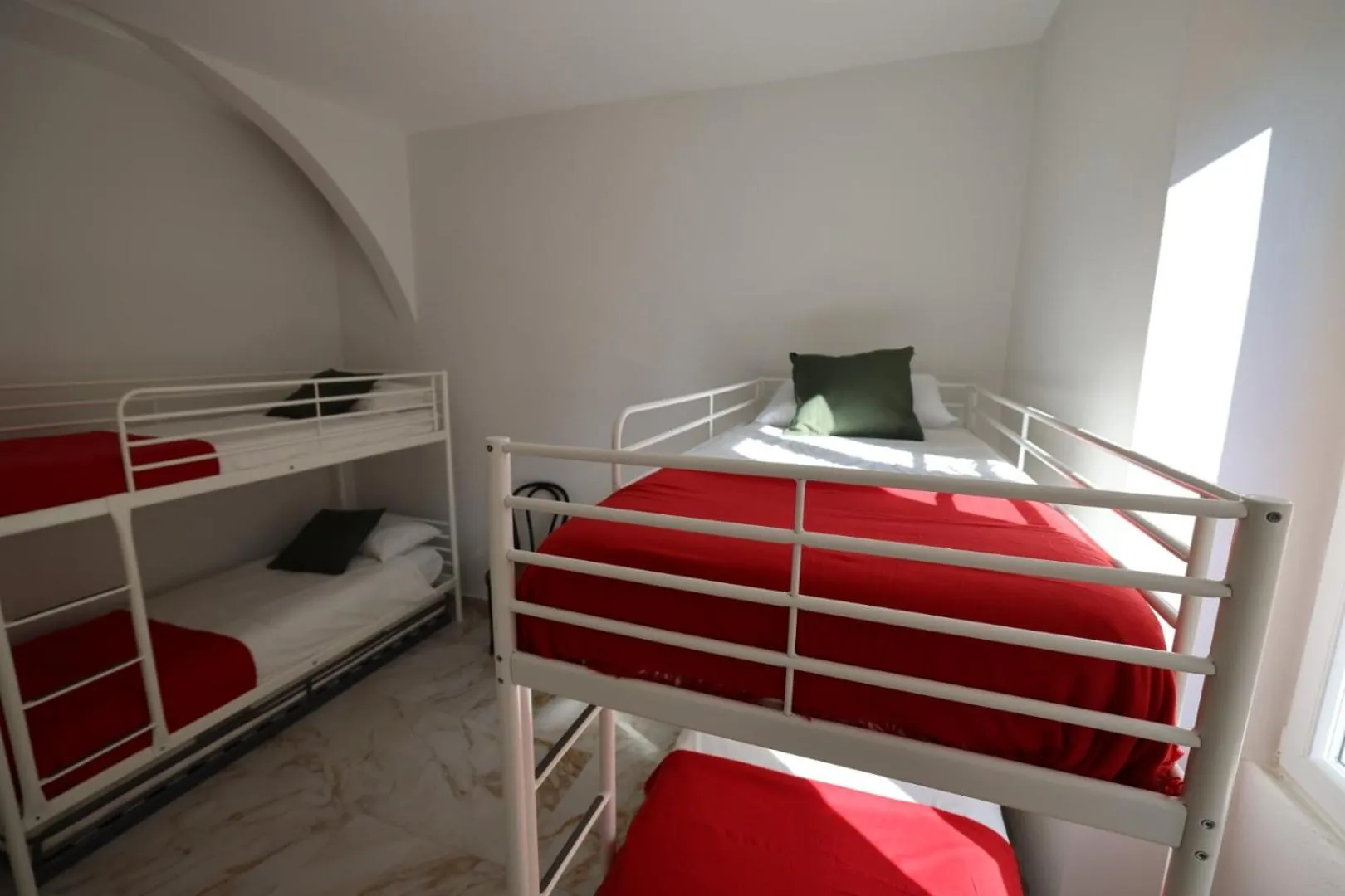 Photo of the whole room, Bed in Hostel Bosmi Bed&Language Liguria