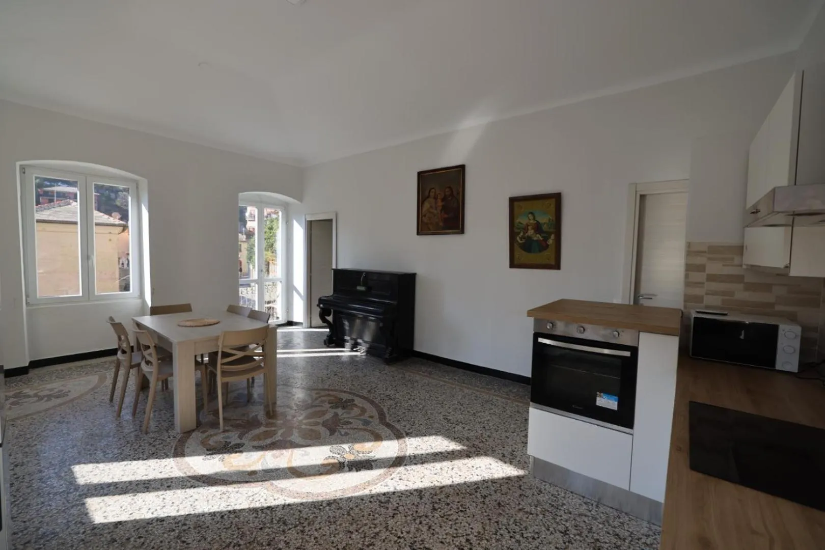 Kitchen or kitchenette in Hostel Bosmi Bed&Language Liguria