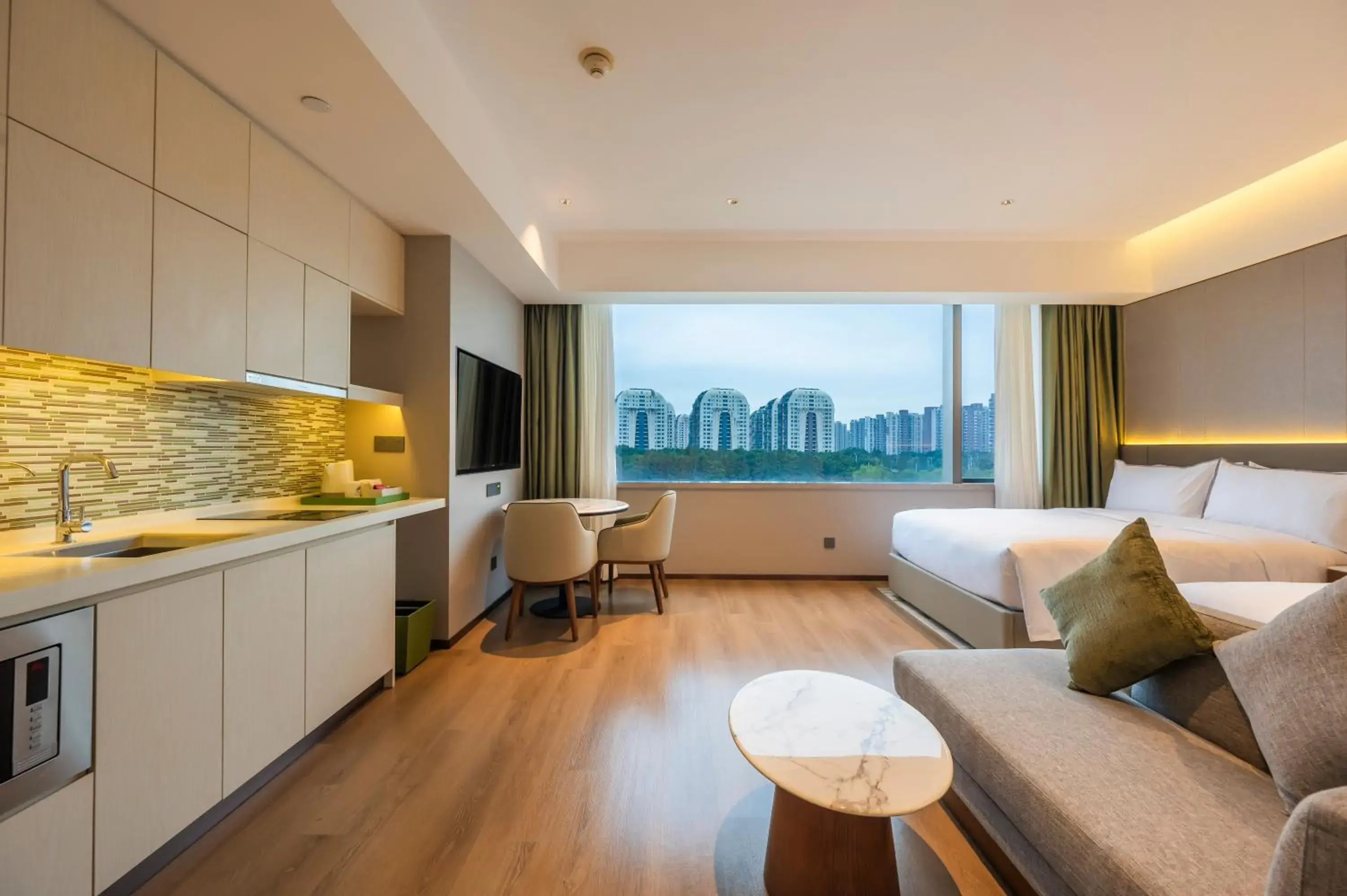 Queen Room with Two Queen Beds and Lake View - Alive Room in Element Suzhou Science and Technology Town Queen Room with Two Queen Beds and Lake View - Alive Room in Element Suzhou Science and Technology Town