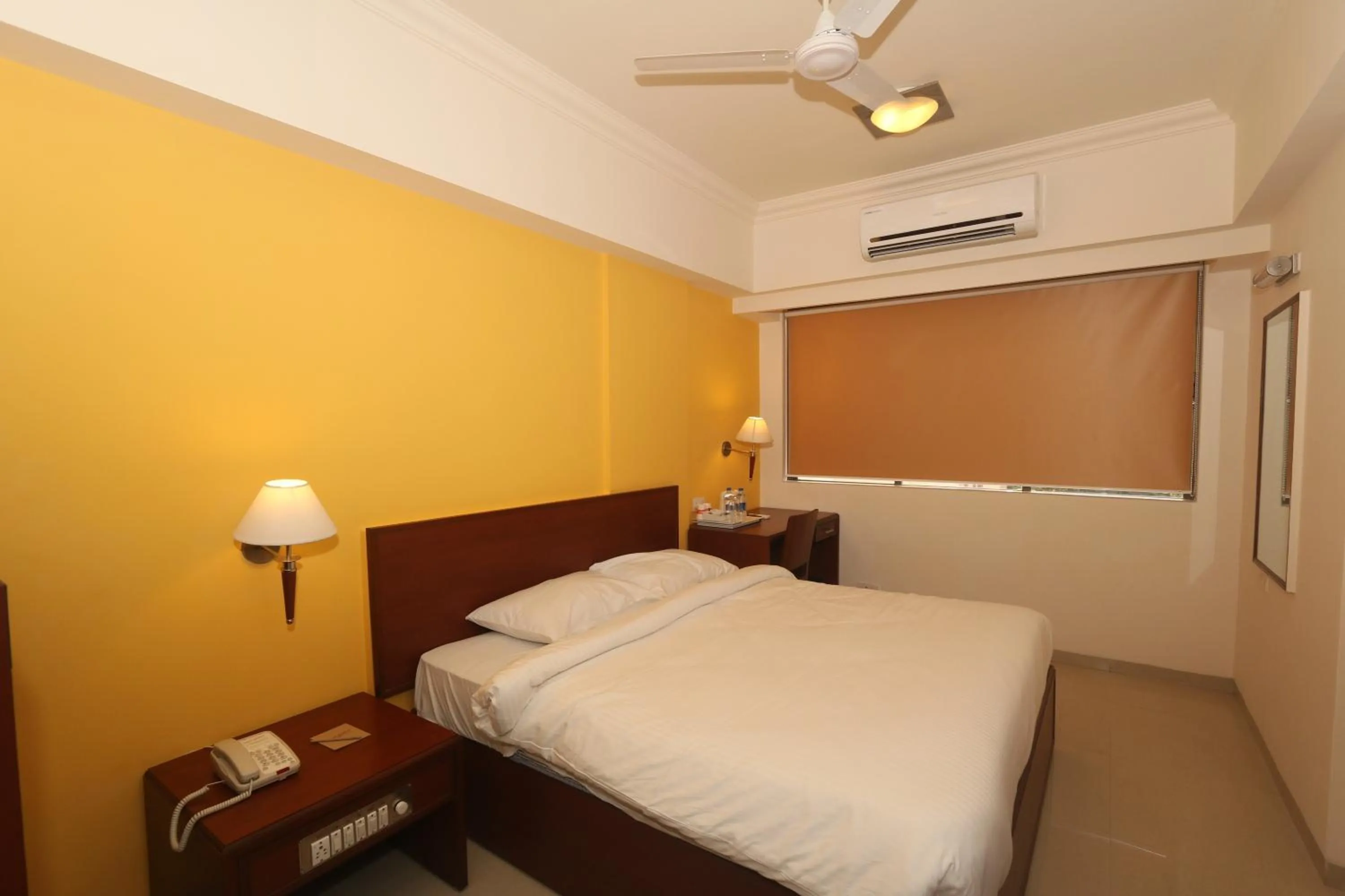 Bedroom, Bed in Ginger Thane