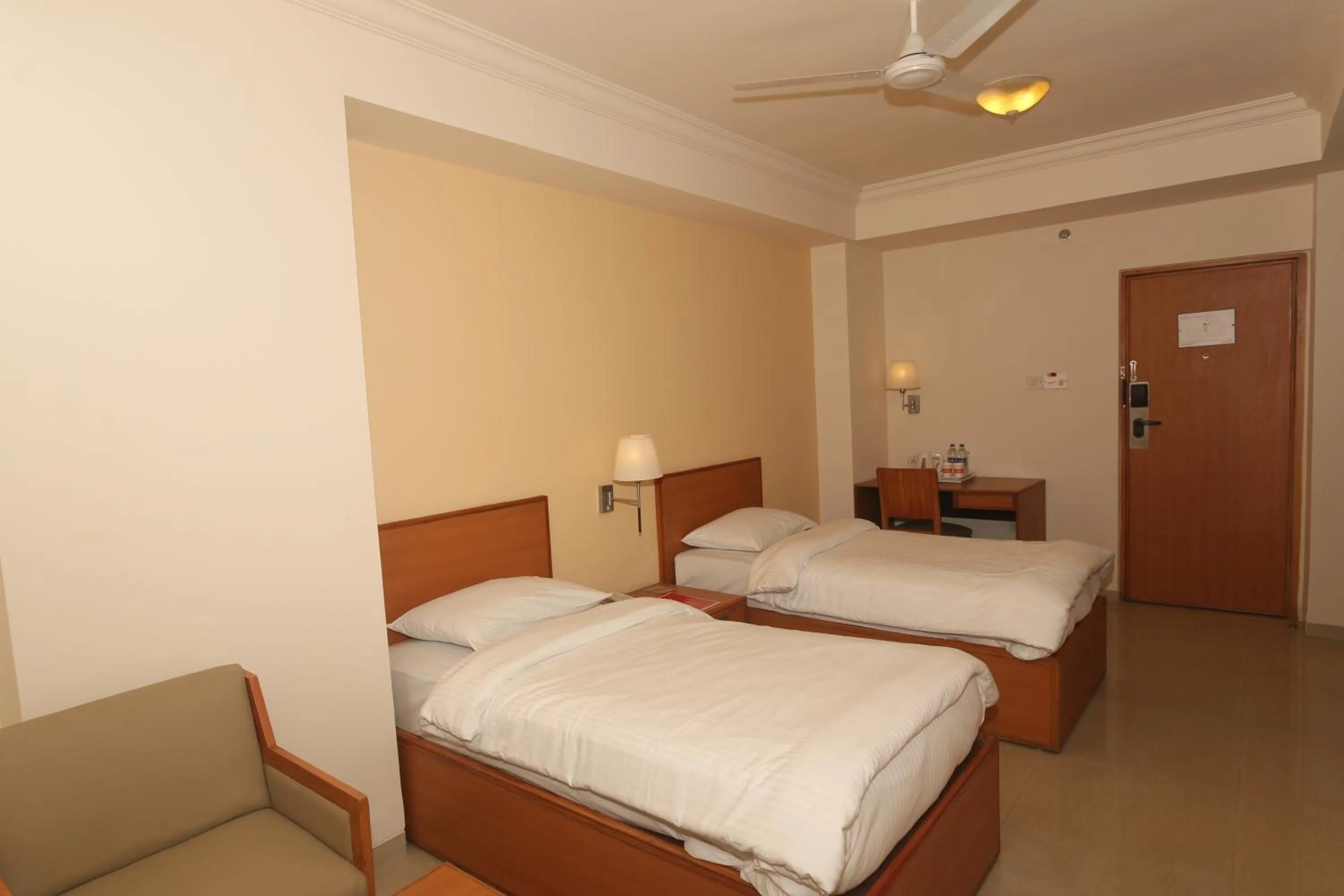 Bedroom, Bed in Ginger Thane