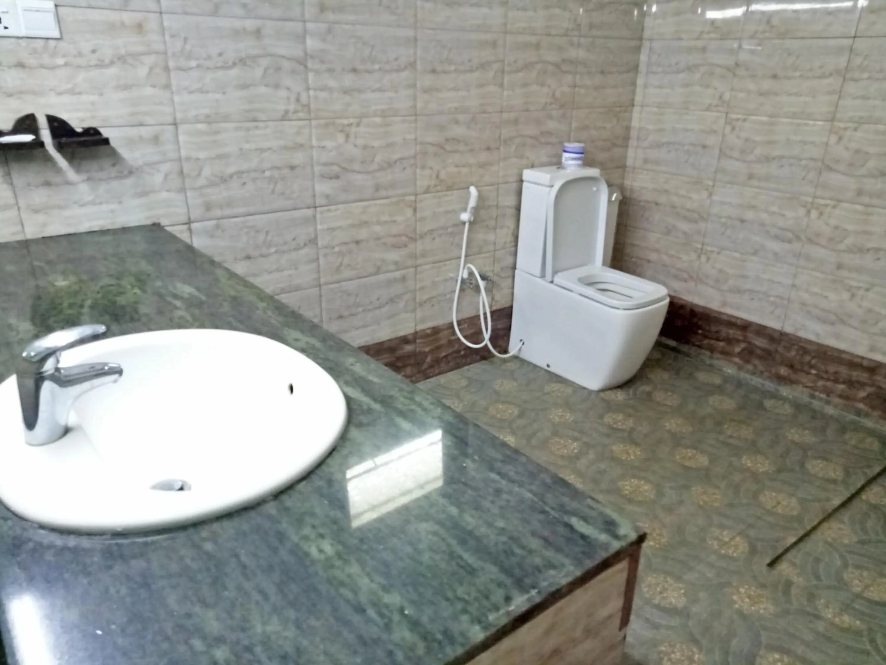 Shower in Saman Resort Yala