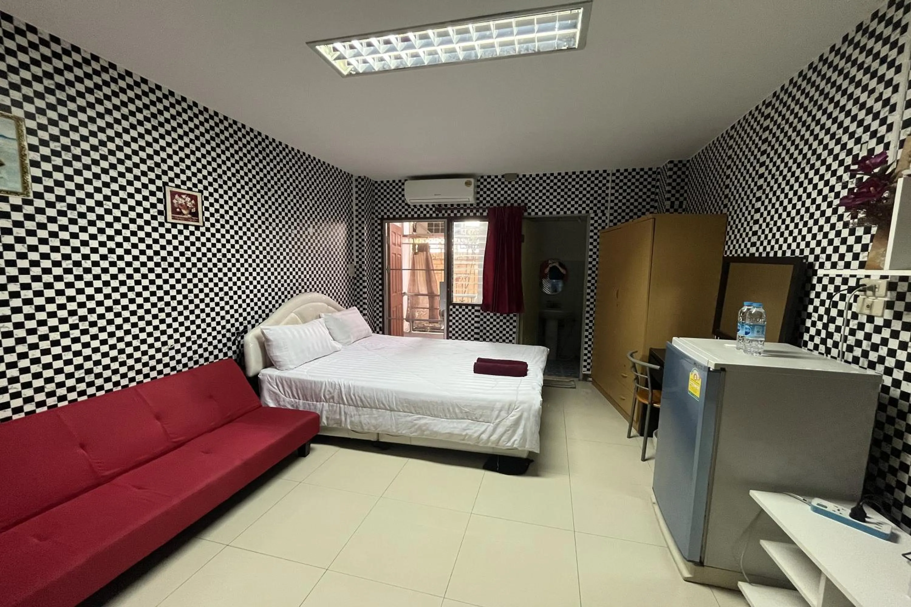 Photo of the whole room, Bed in Green Place 107