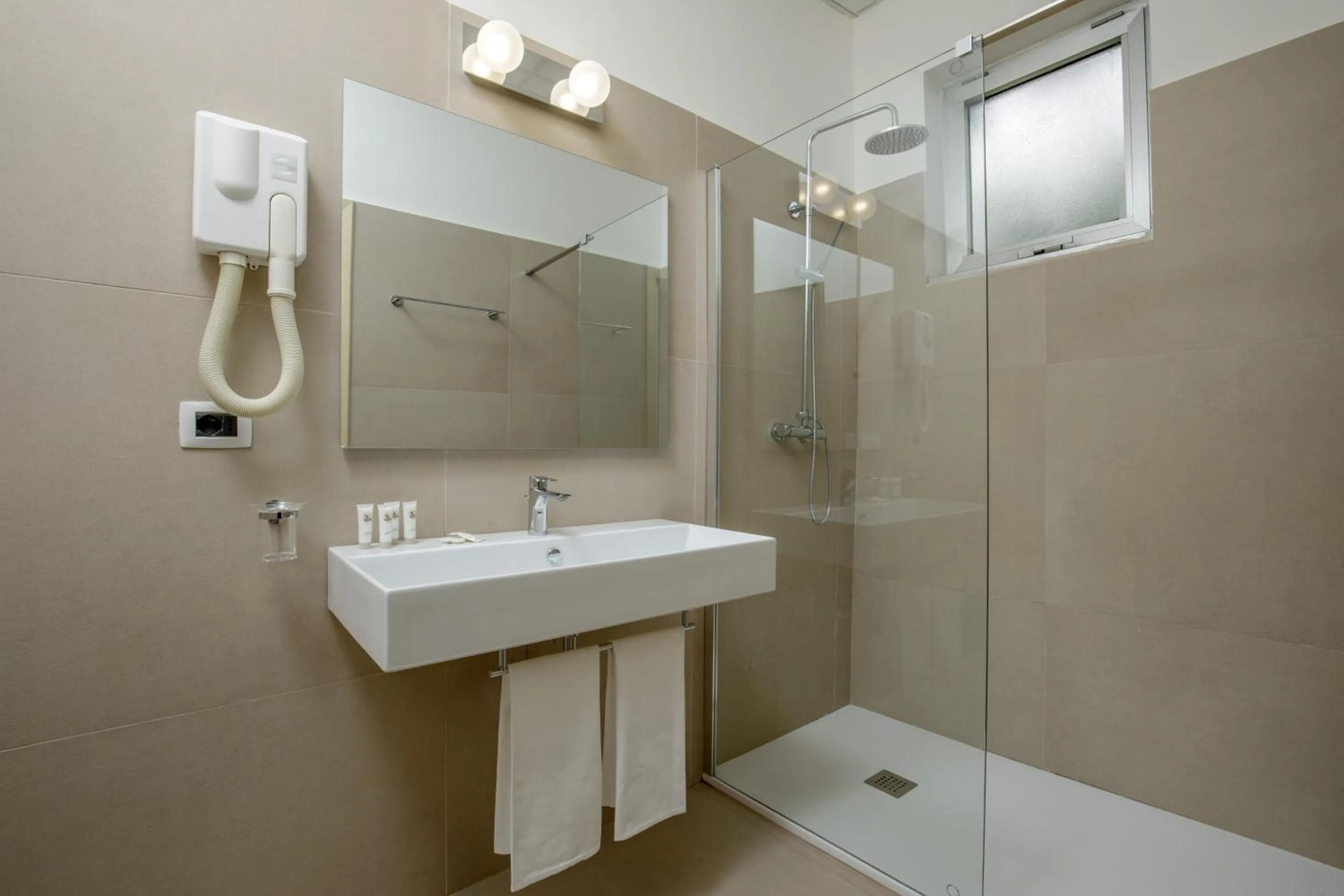 Bathroom in Hotel Marc'Aurelio