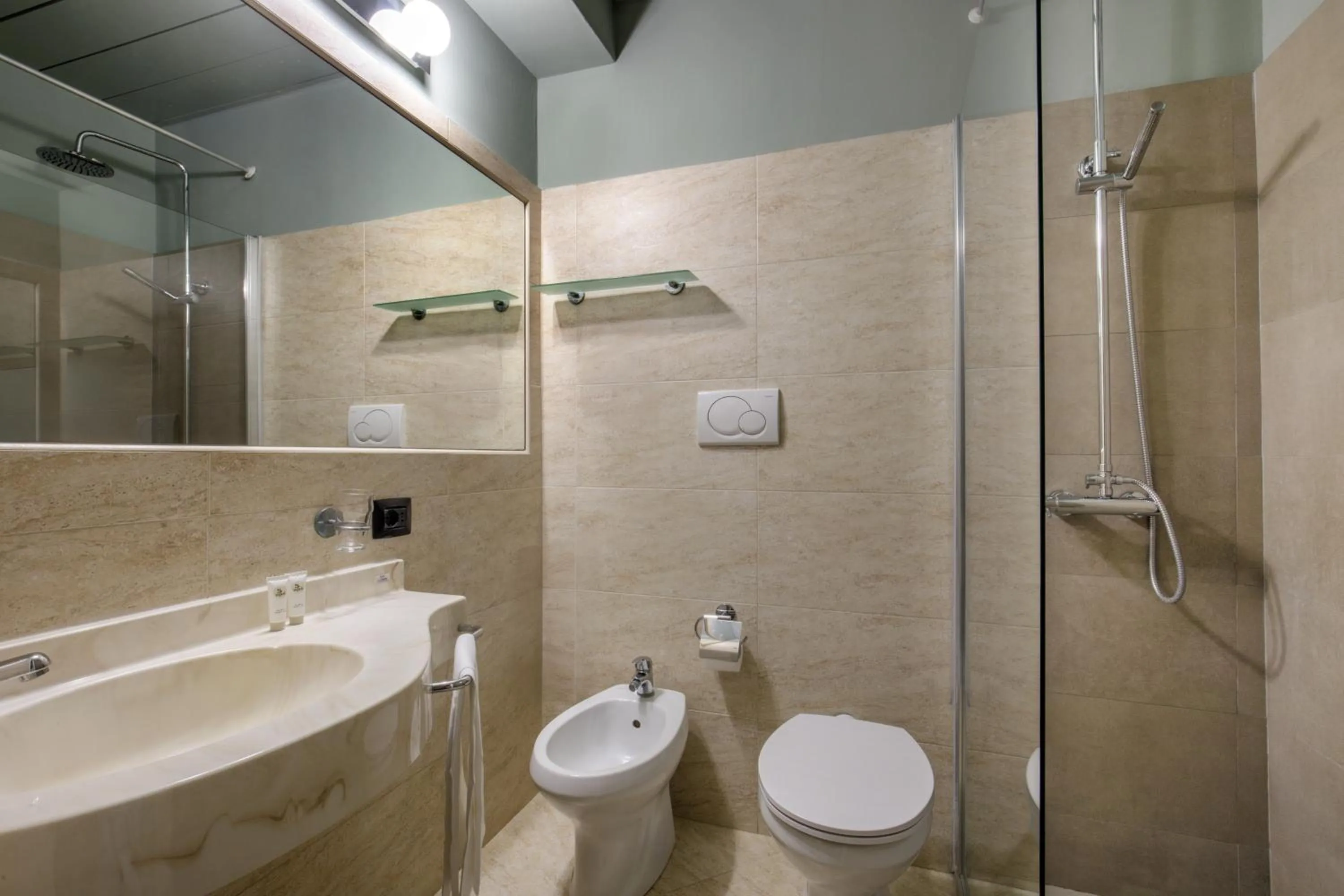 Bathroom in Hotel Marc'Aurelio