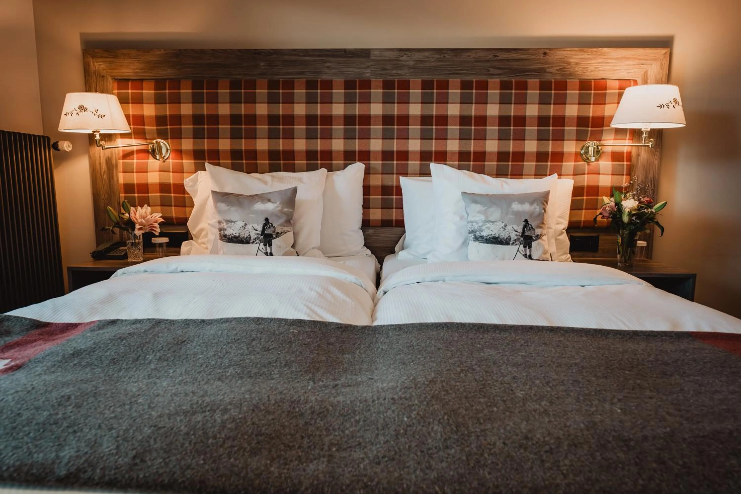 Bedroom, Bed in Hotel Bristol Verbier