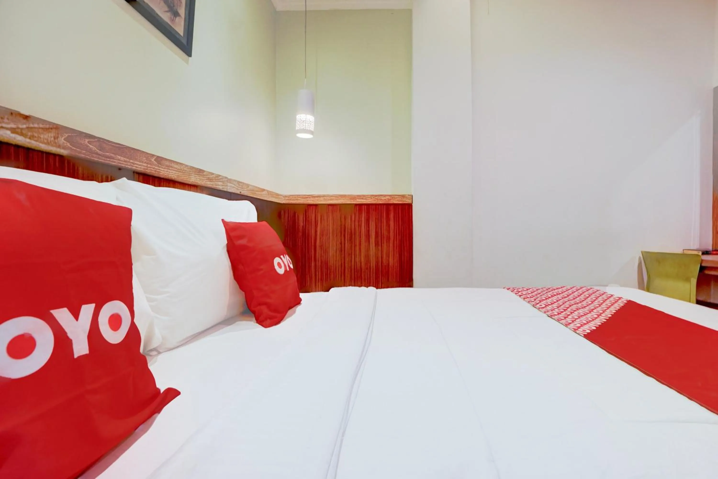 Bedroom in Hotel O Chinatown Near Ampel Formerly Hotel Novera