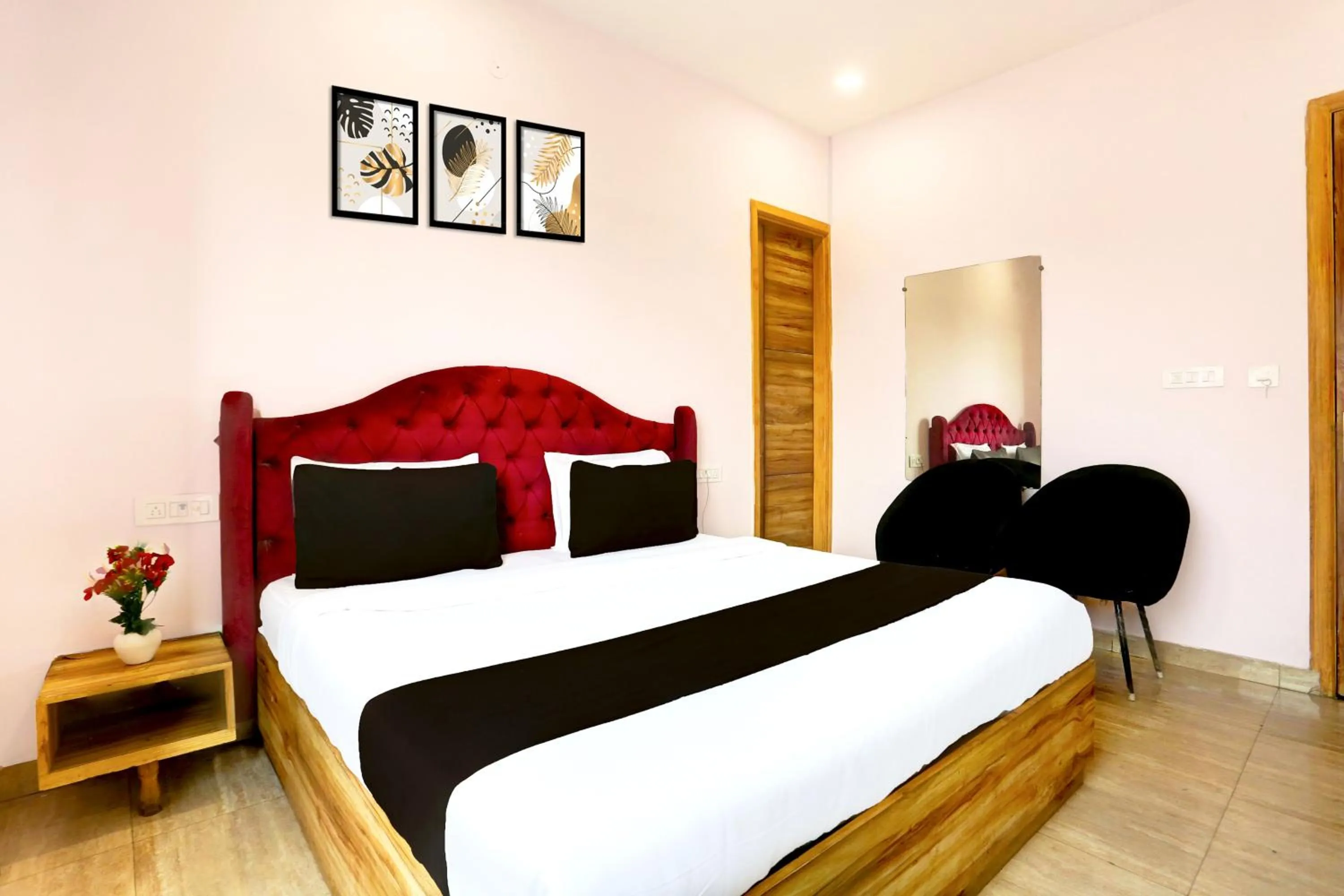 Bedroom, Bed in OYO Hotel O Alpine Inn