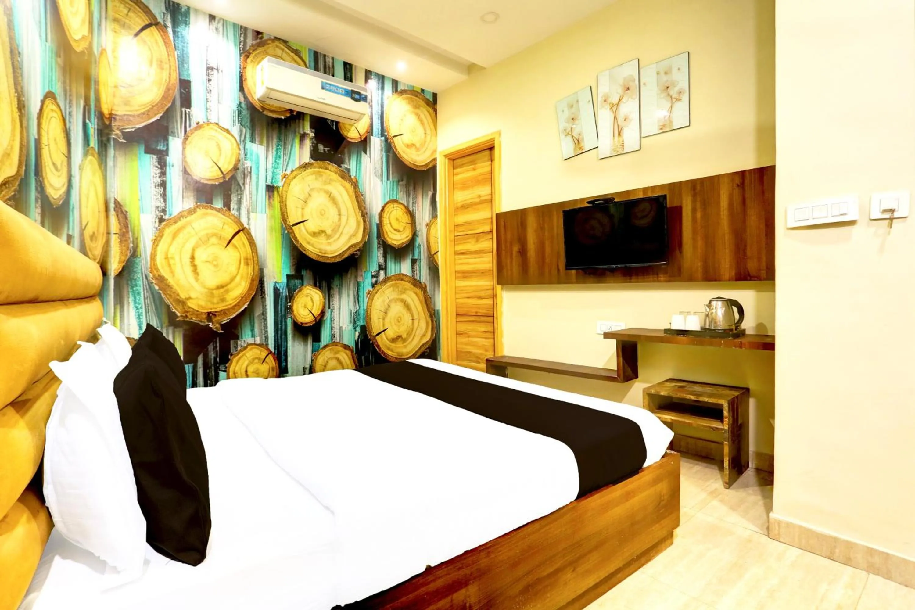 Bedroom, Bed in OYO Hotel O Alpine Inn