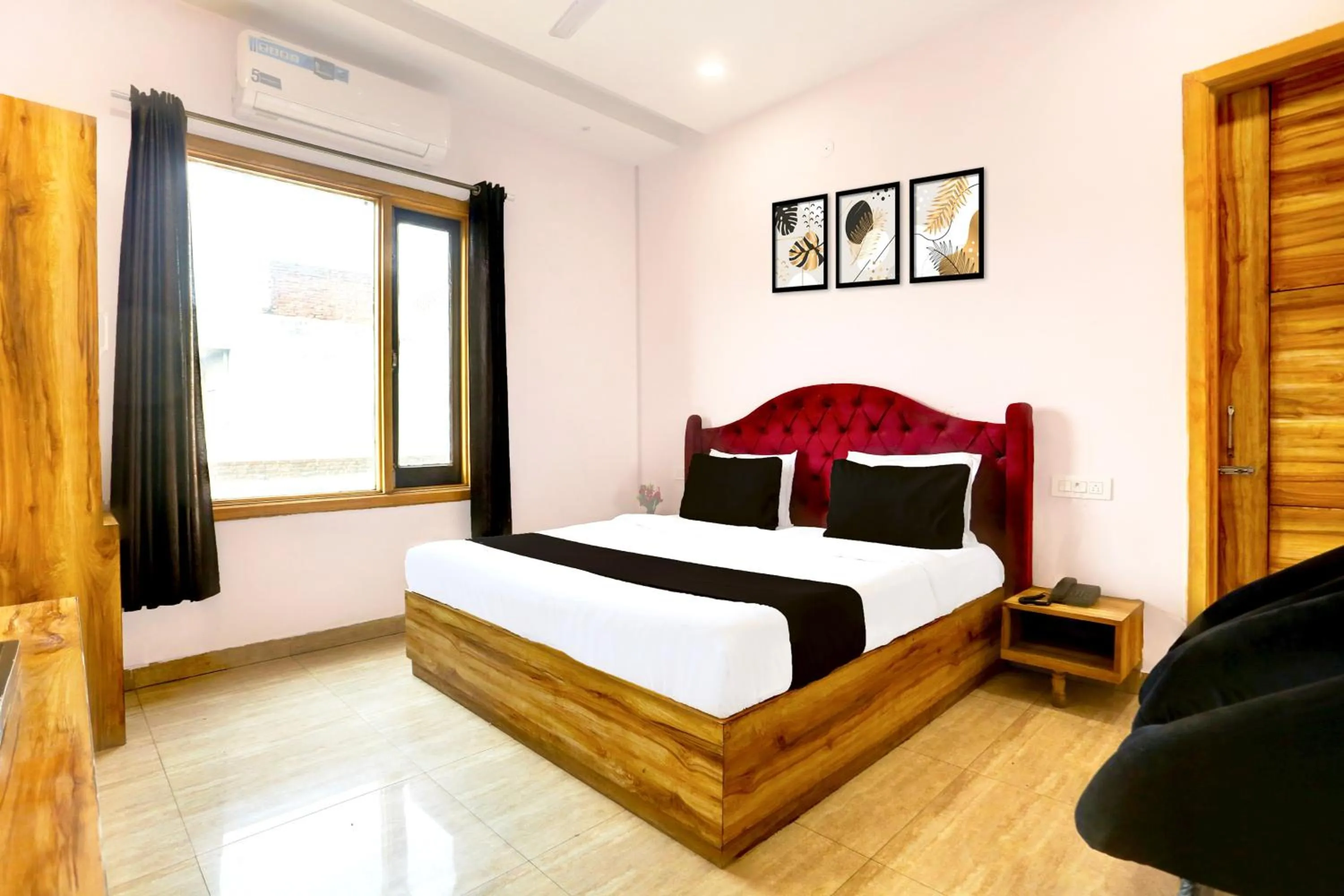 Bedroom, Bed in OYO Hotel O Alpine Inn