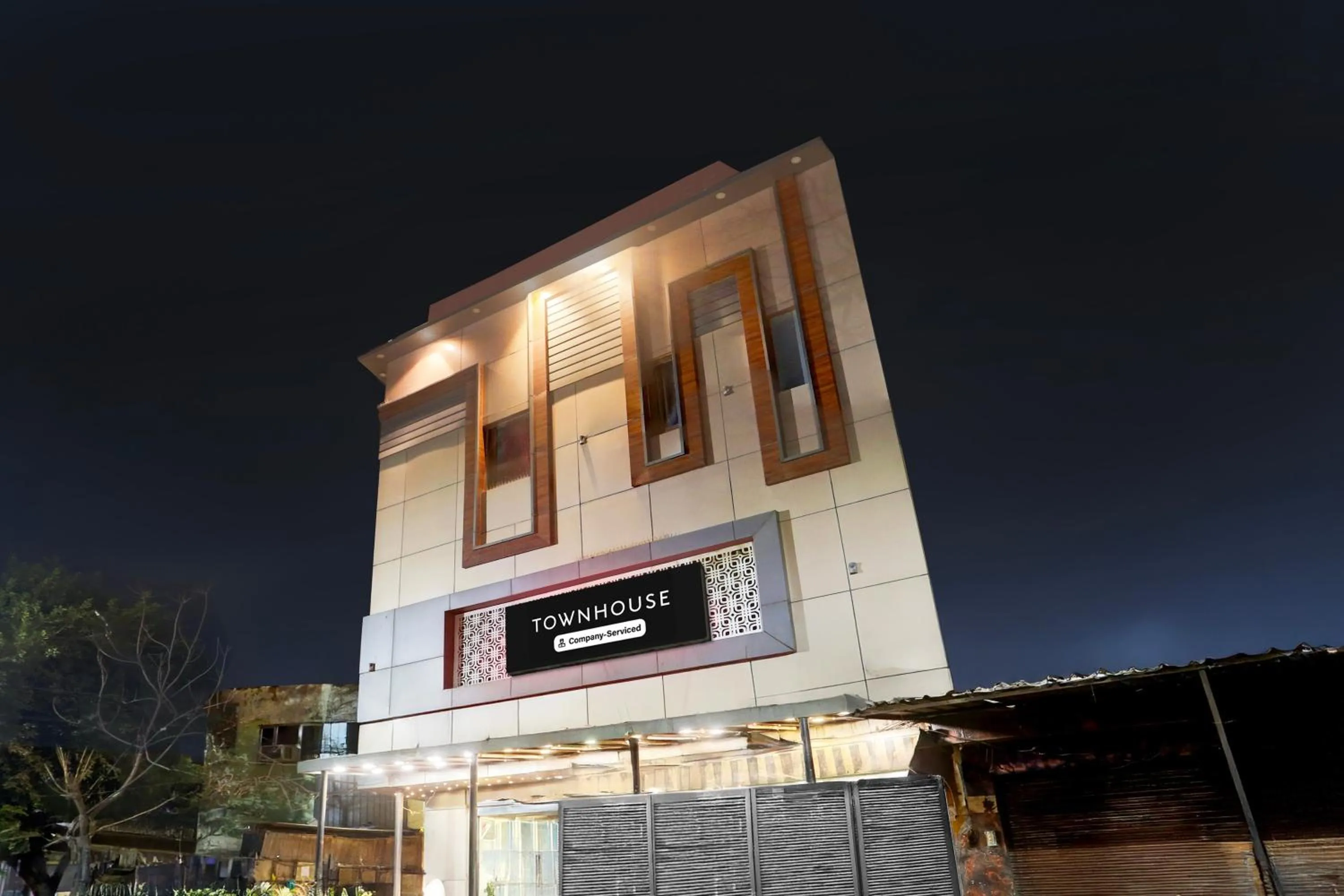 Facade/entrance in OYO Hotel O Alpine Inn